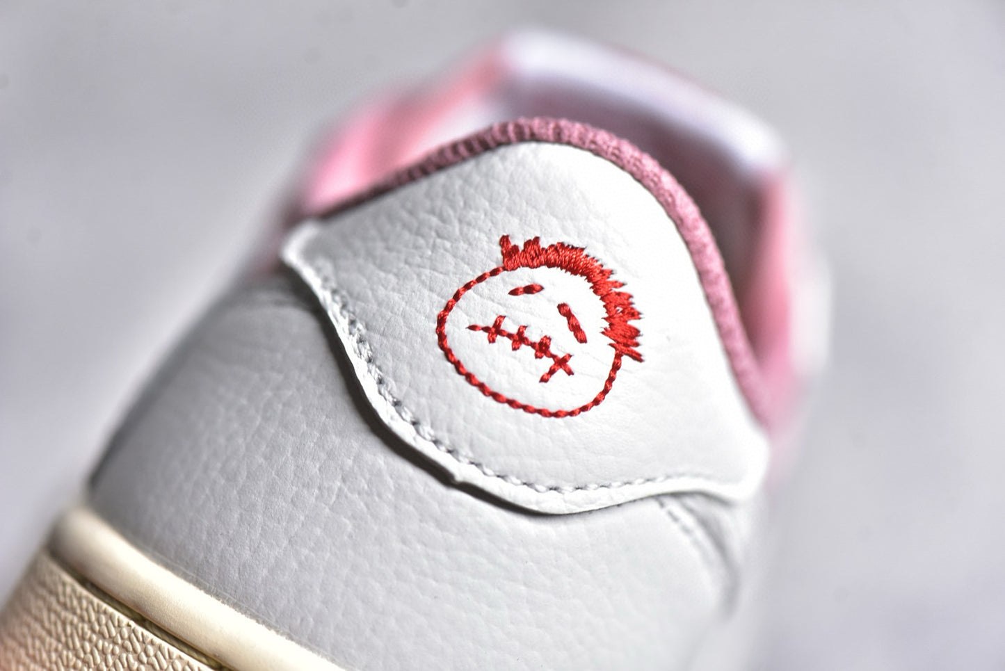 AJ1 Low Travis Scott Shy pink