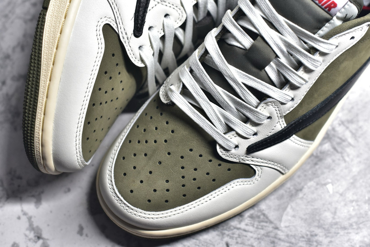 AJ1 Low Travis Scott Medium Olive