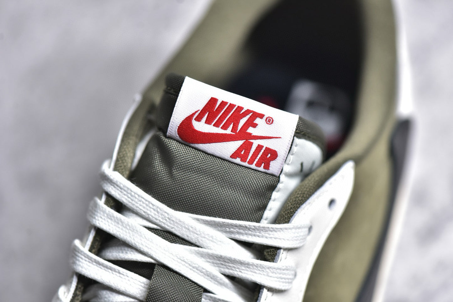 AJ1 Low Travis Scott Medium Olive