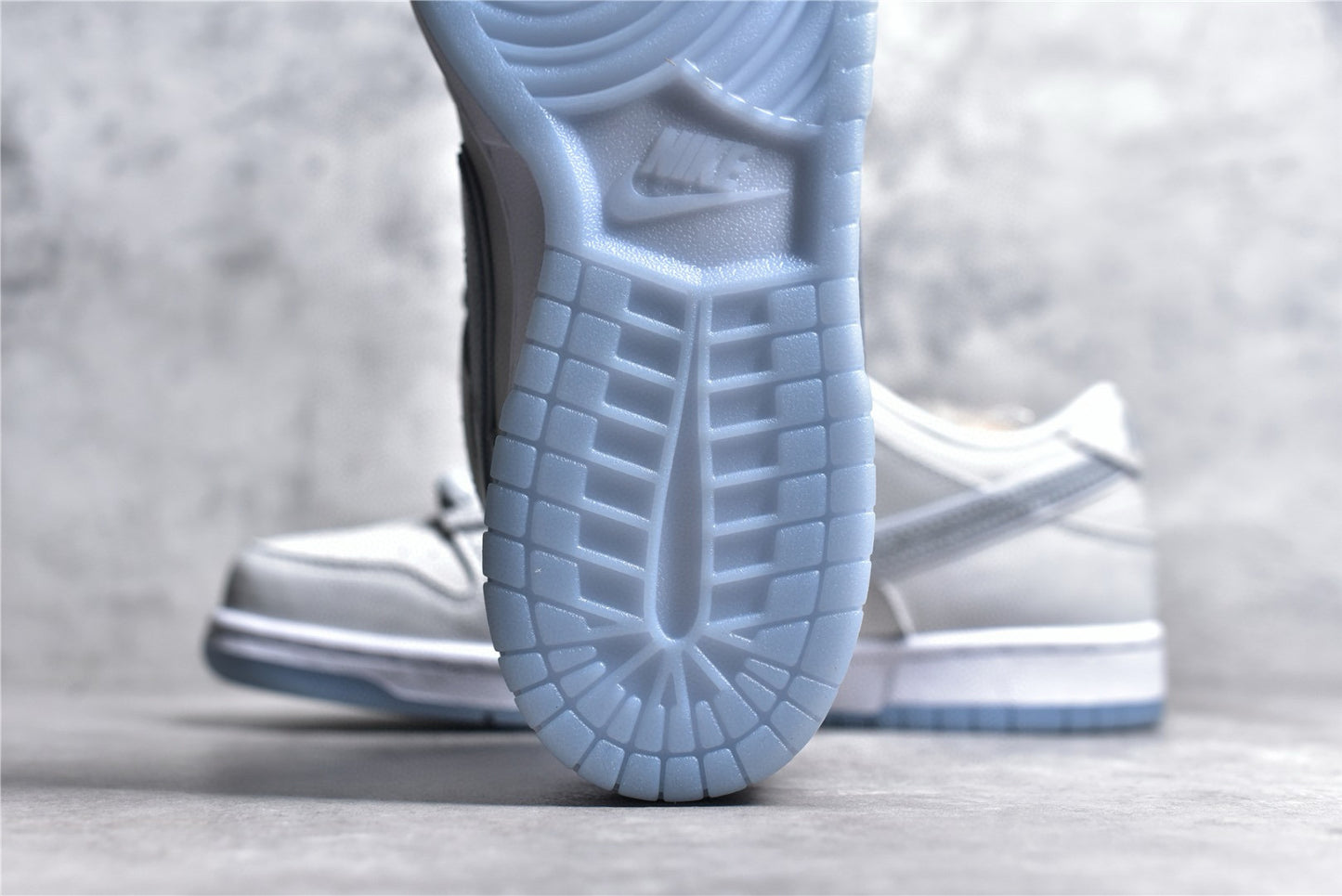 Dunk Low white Lobster