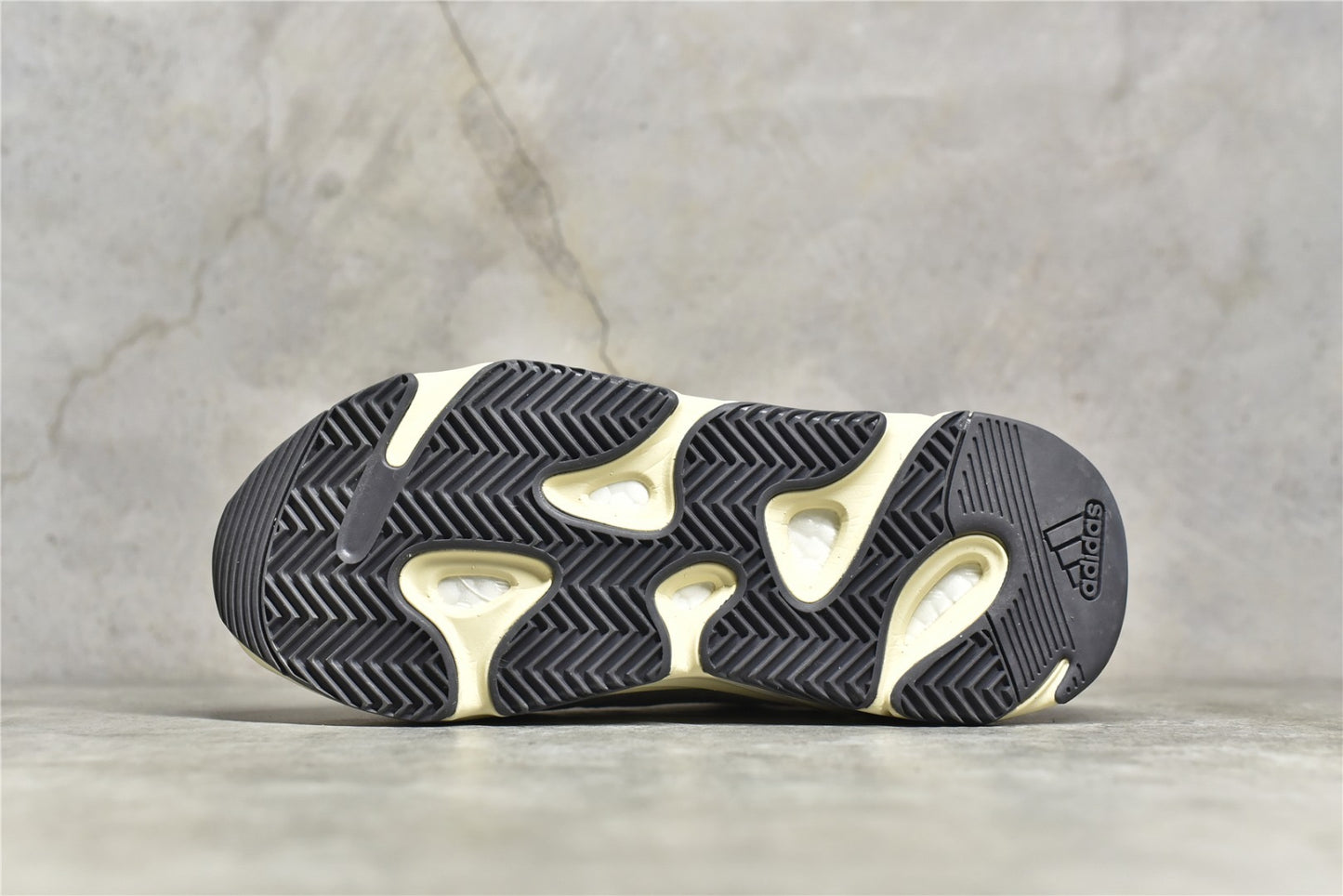 Yeezy 700 Analog