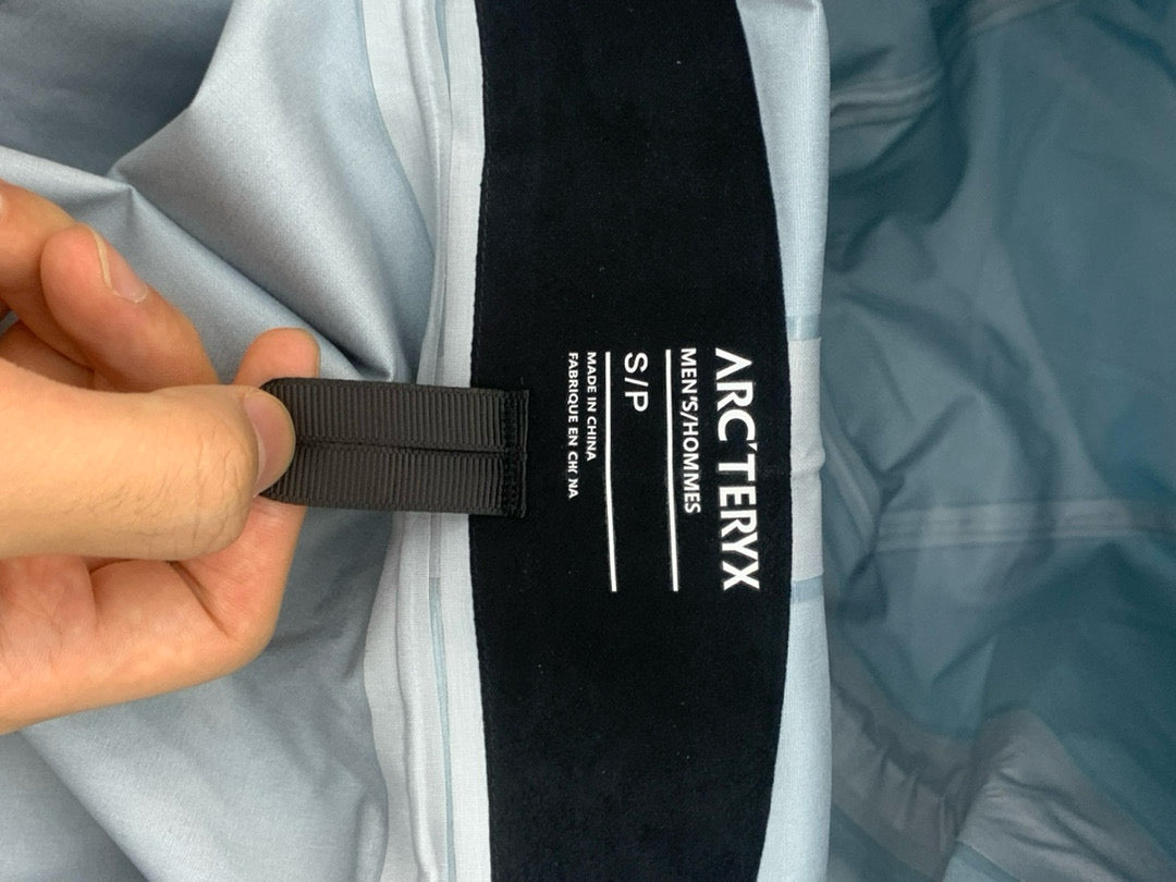 Arc’teryx ALPHA SV7 BRIGHT BLUE