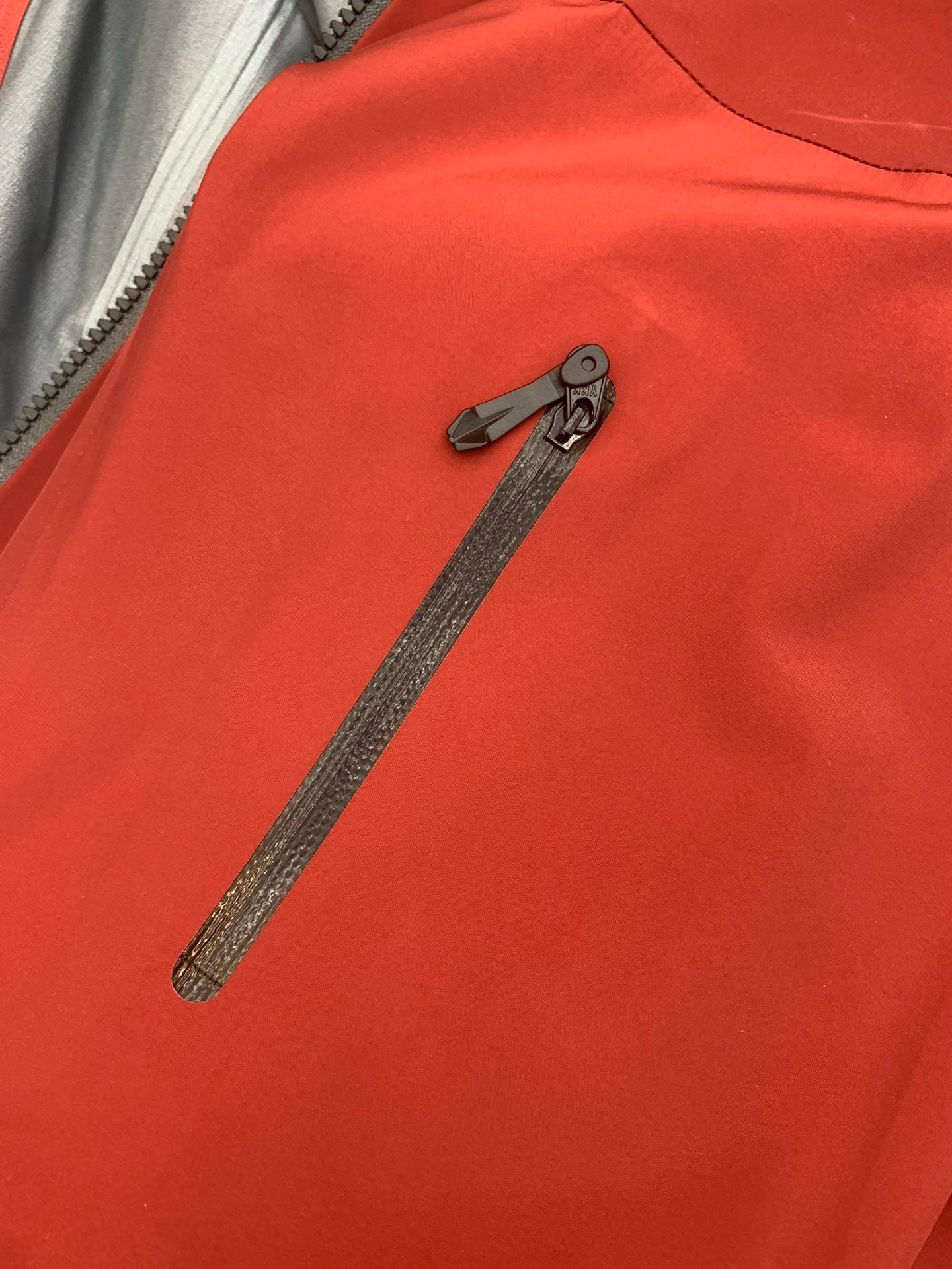 Arc’teryx ALPHA SV7 RED