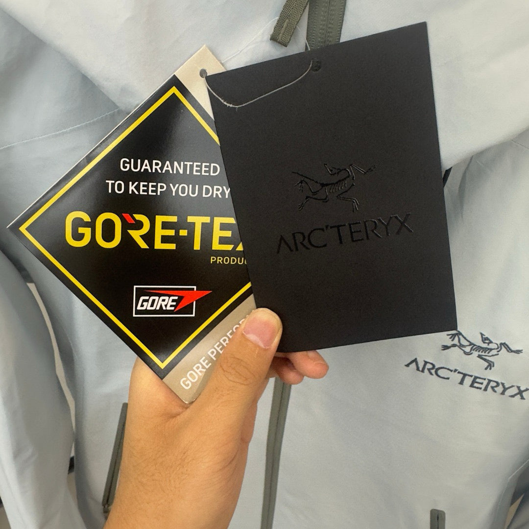 Arc’teryx BETA LT LIGHT GRAY