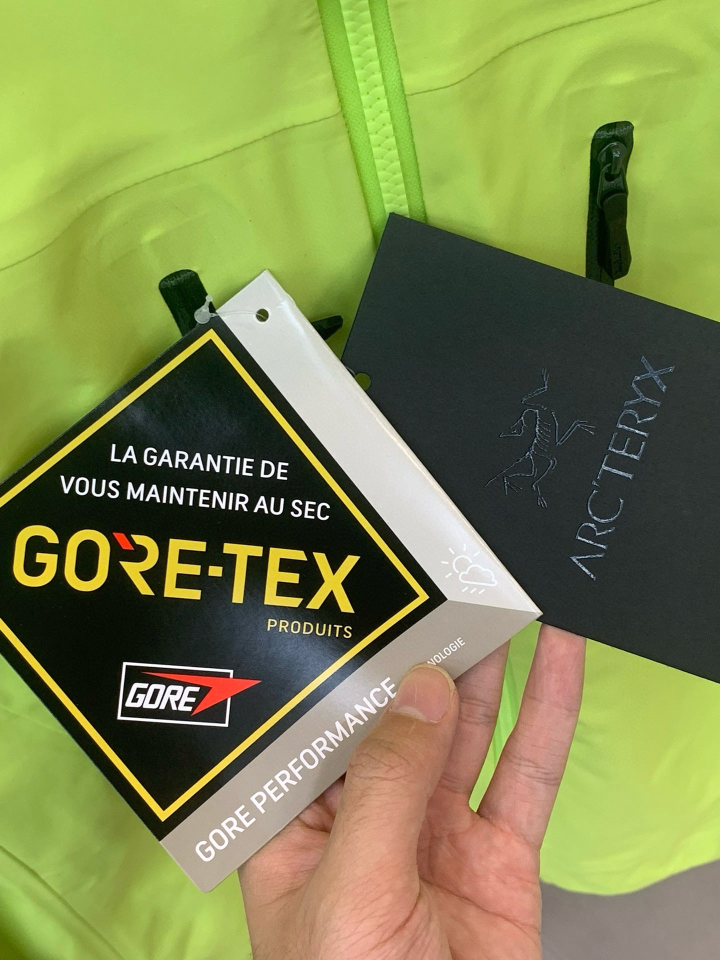 Arc’teryx ALPHA SV6 FLUORESCENT GREEN