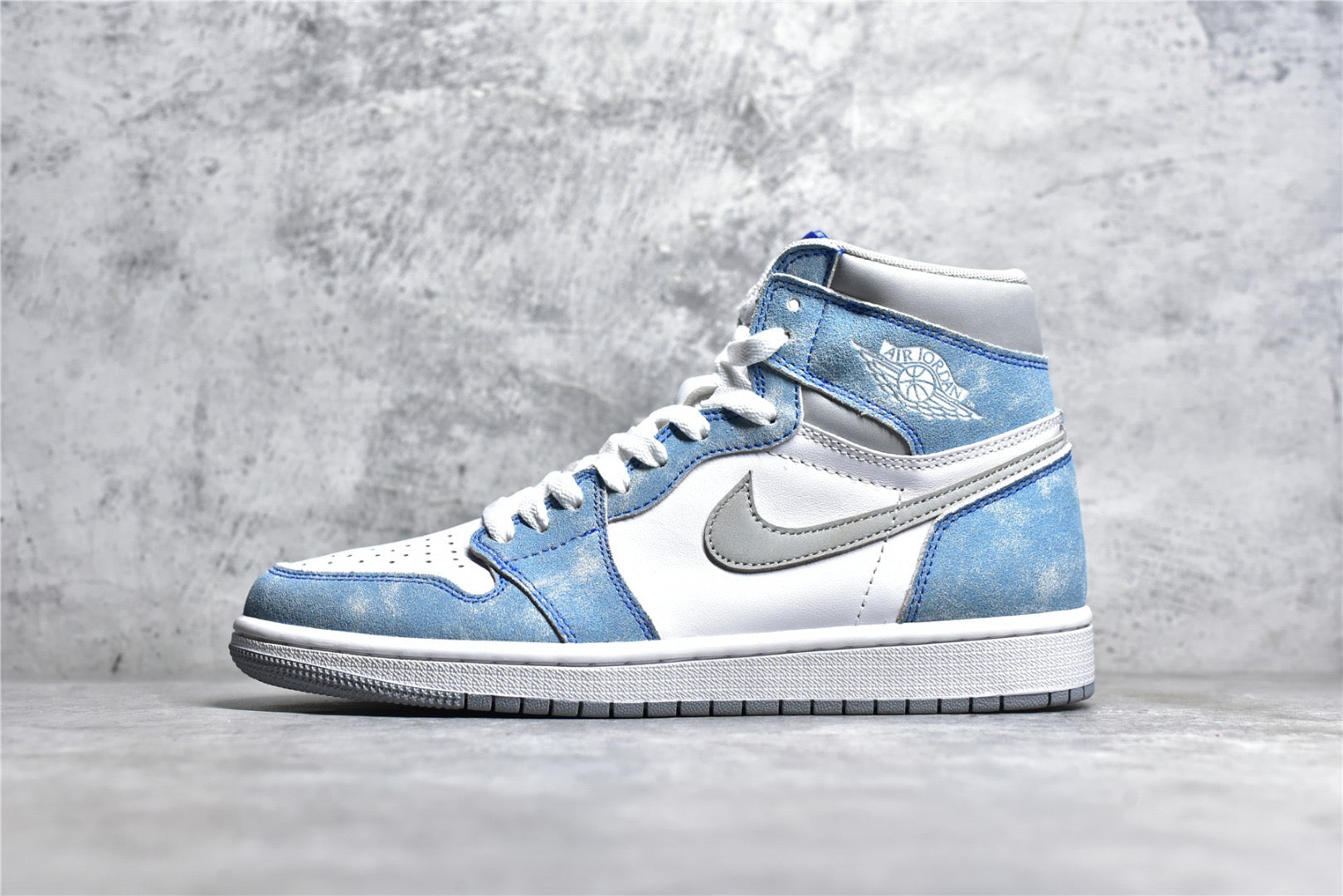 AJ1 Hyper Royal Smoke Grey â PANDA SPORT