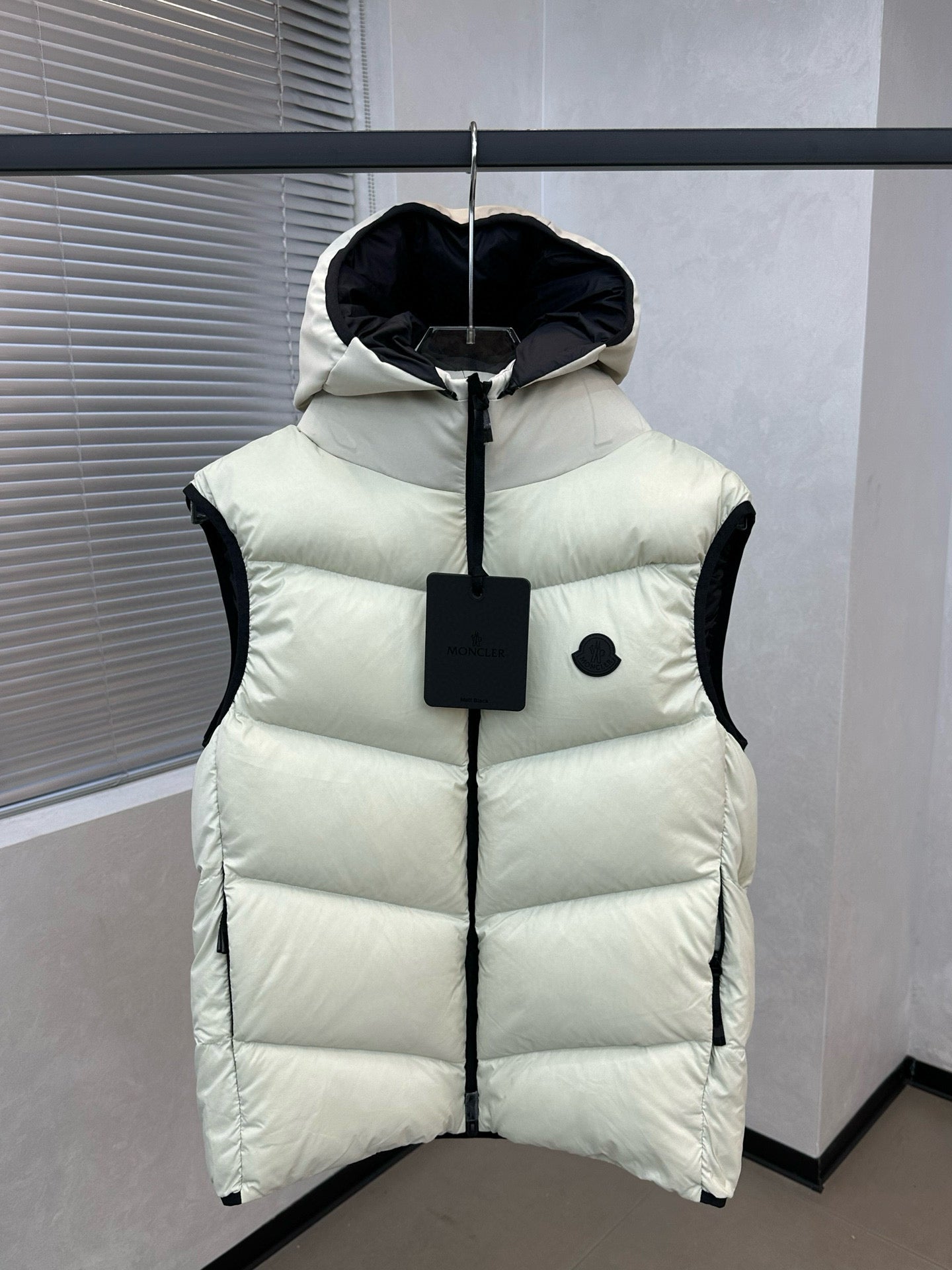 Moncler Guersac White