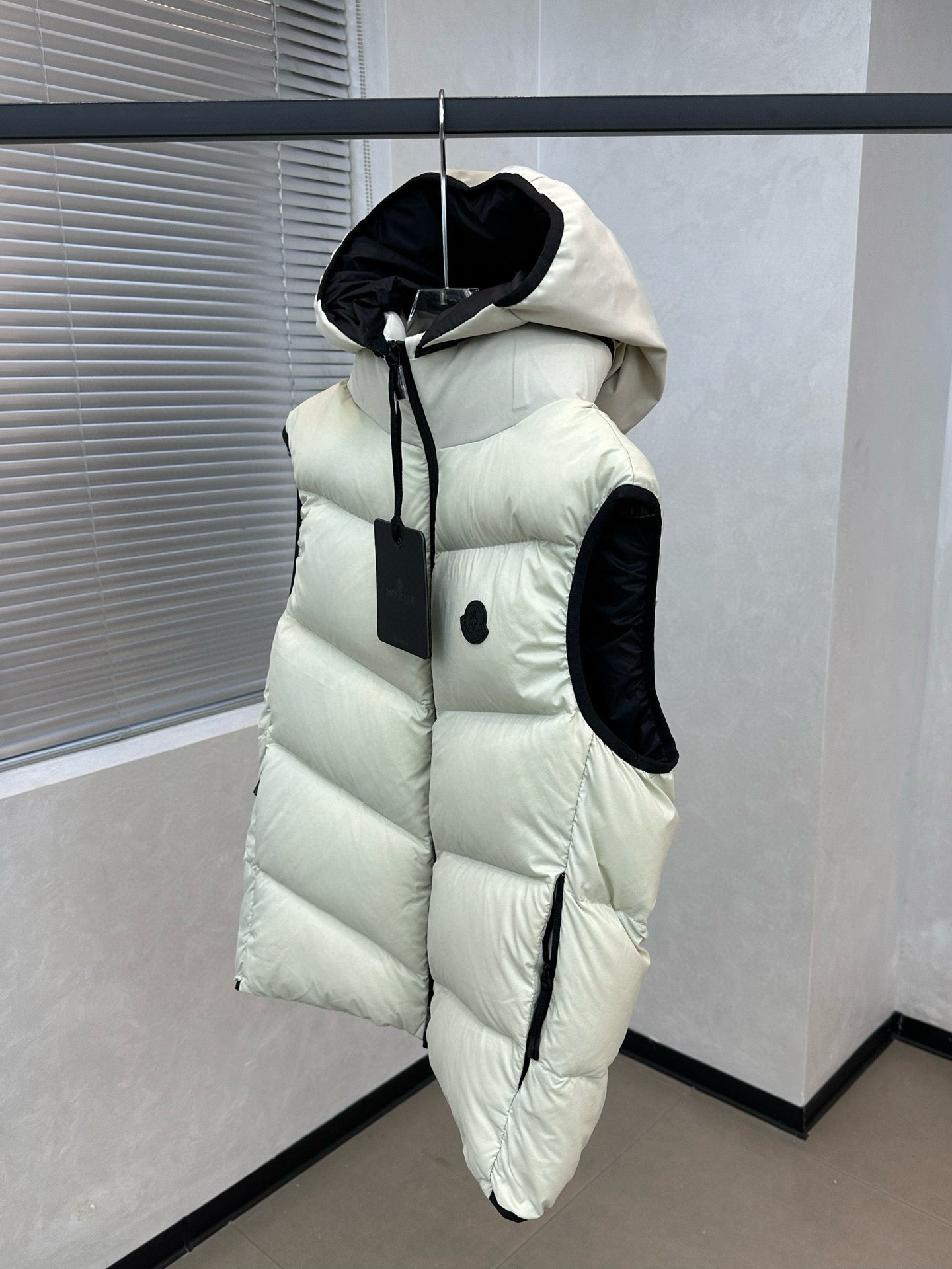 Moncler Guersac White