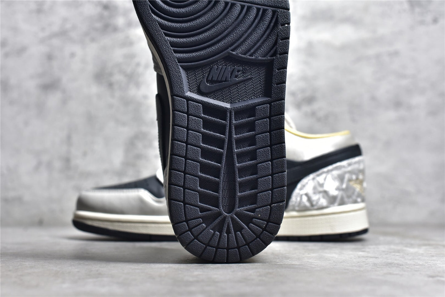 Jordan 1 Low Beaded Swoosh