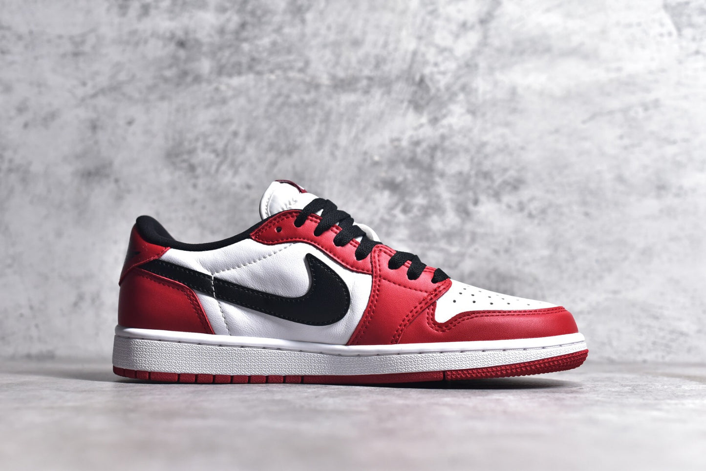 Jordan 1 Retro Low Golf Chicago