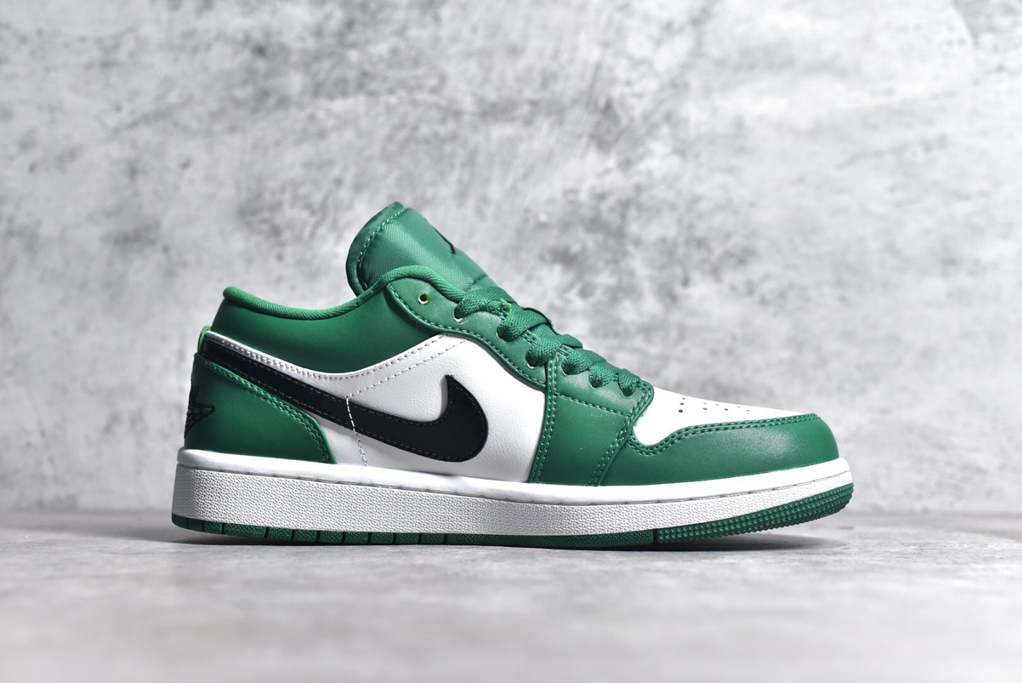 Jordan 1 Low Pine Green