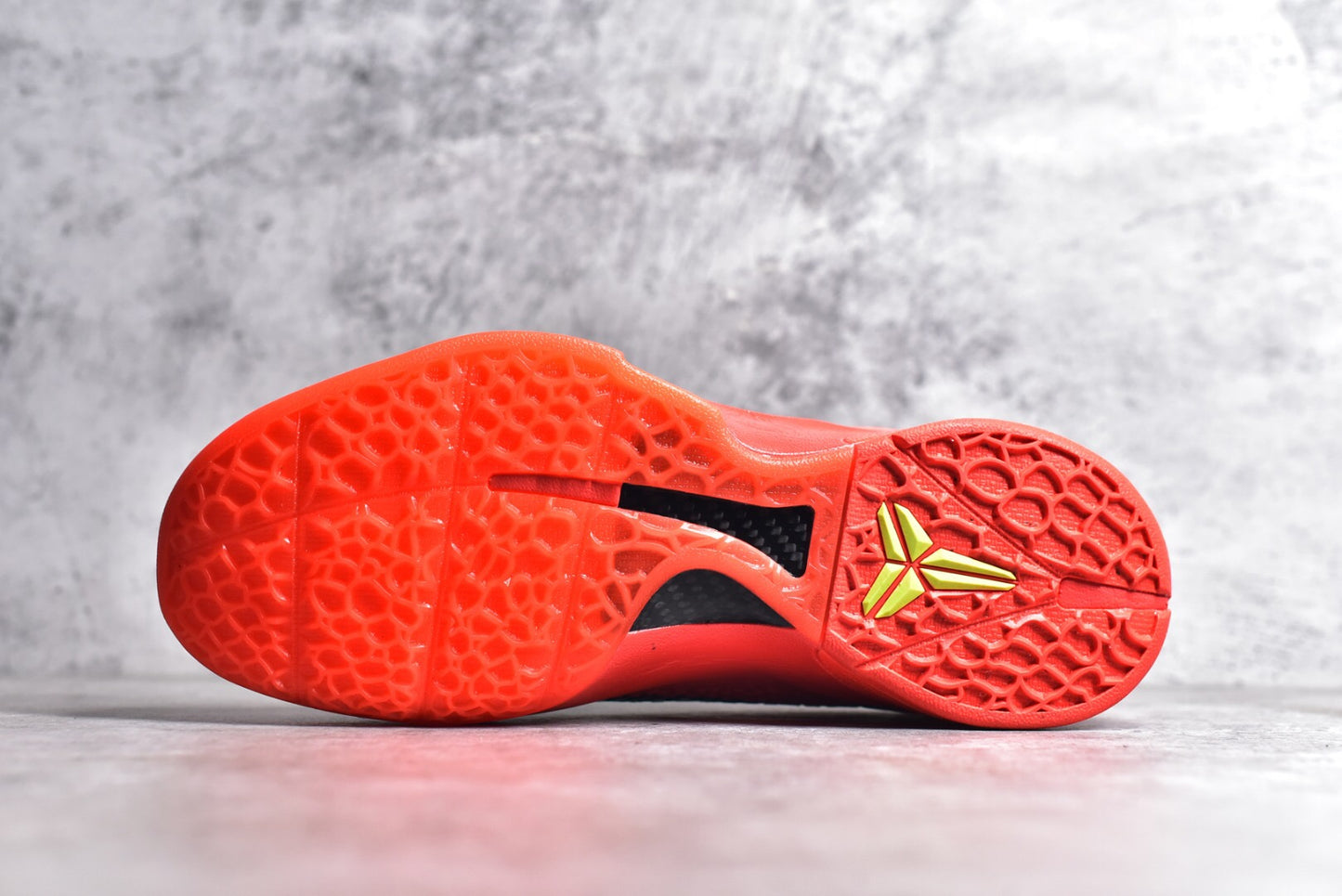Kobe 6 Reverse Grinch