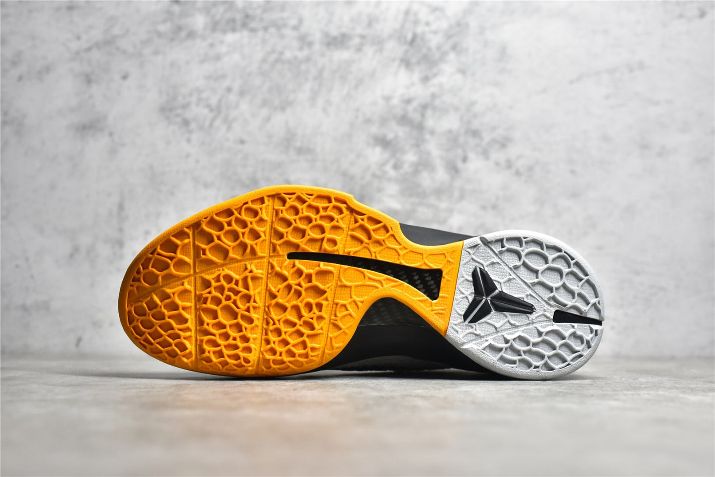 Kobe 6 Playoff Pack White Del Sol