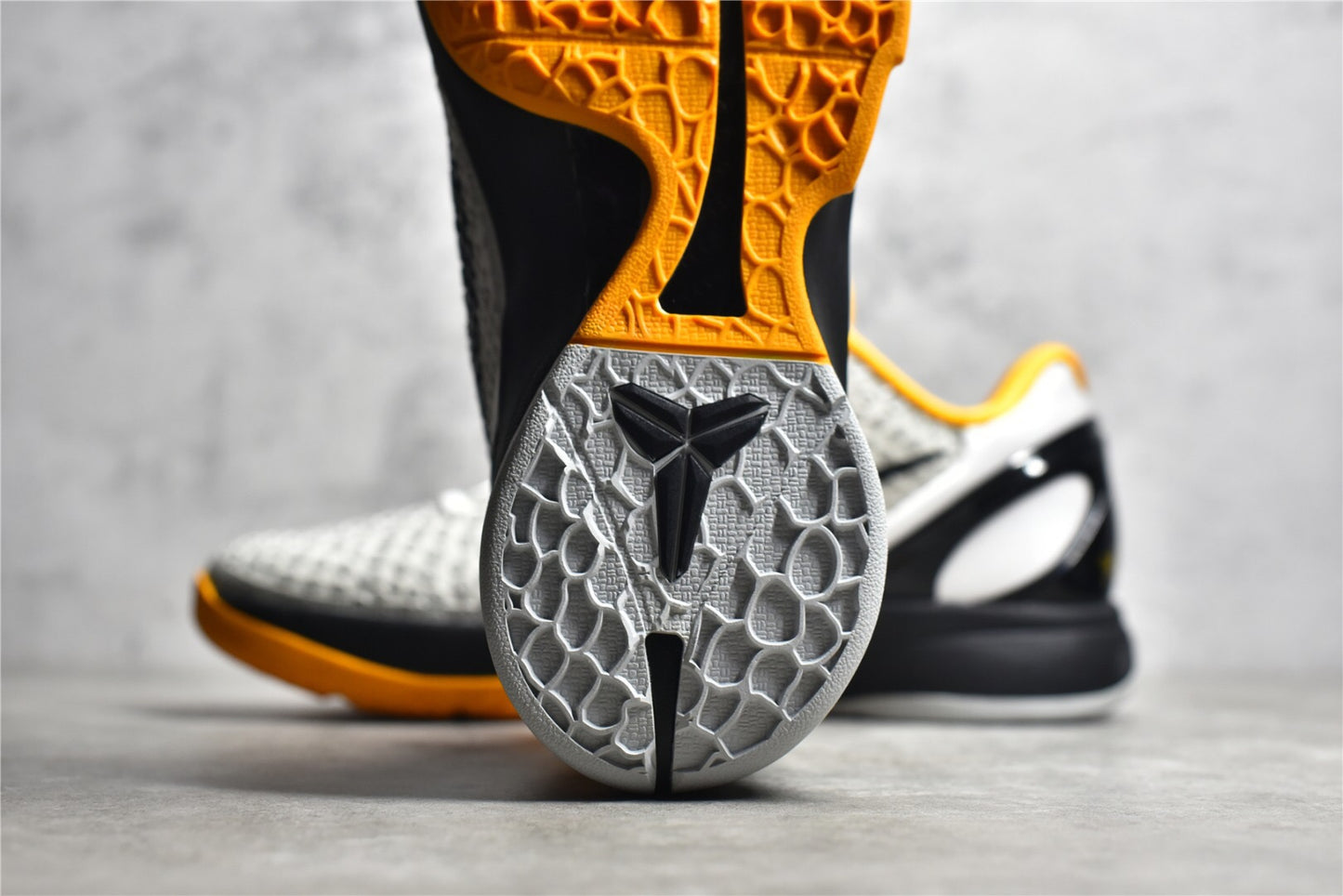 Kobe 6 Playoff Pack White Del Sol