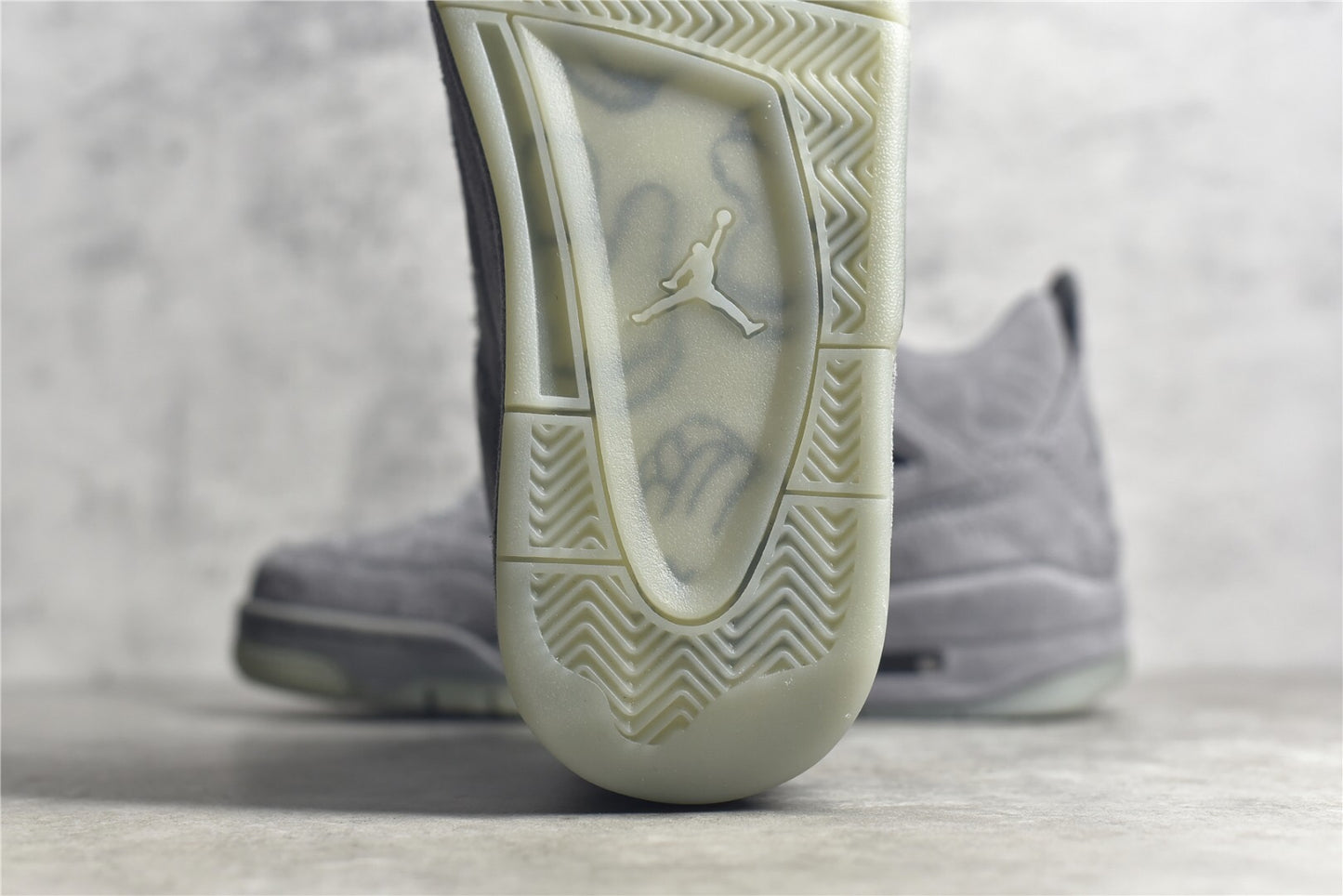 AJ 4 Retro Kaws