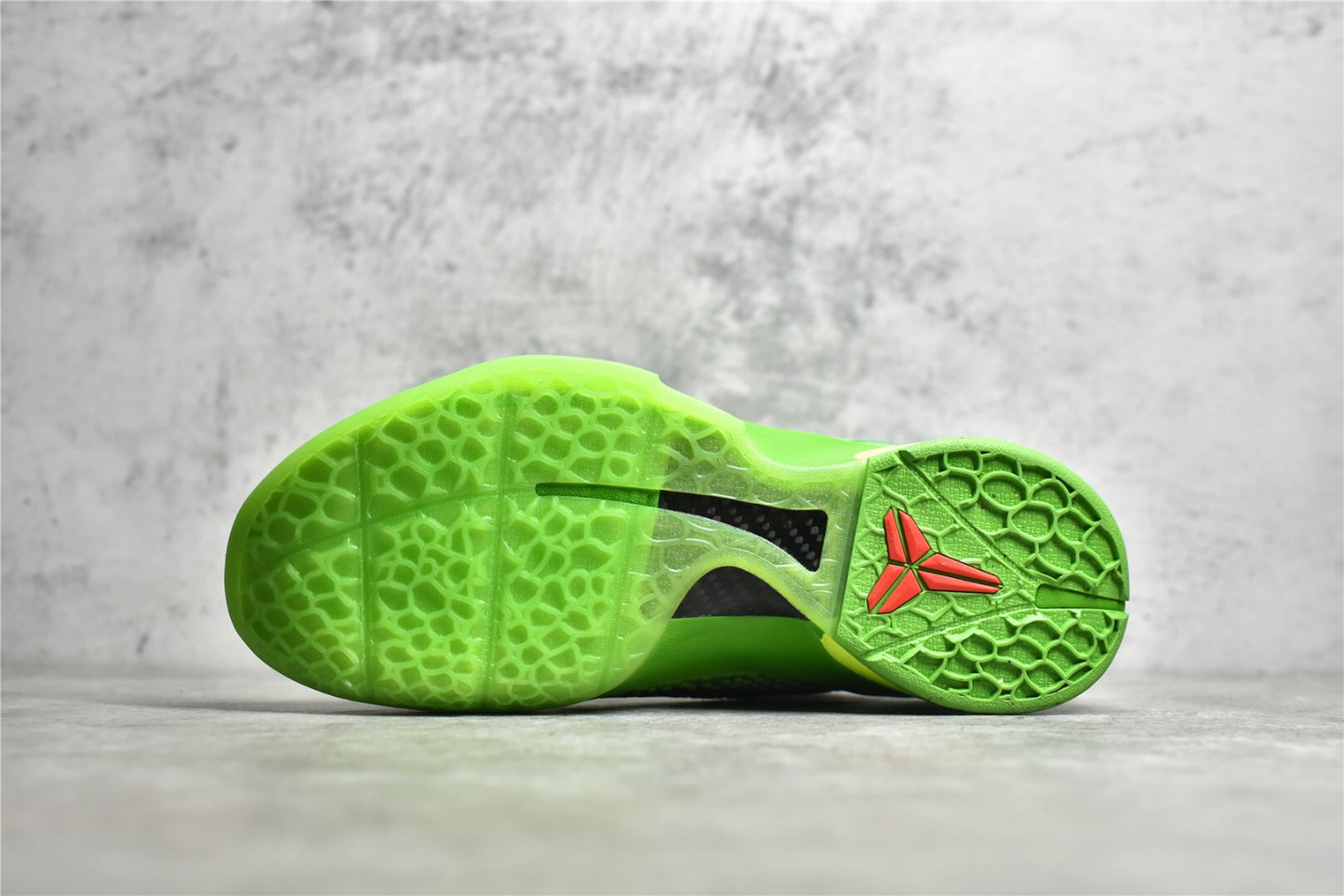 Kobe 6 Protro Grinch
