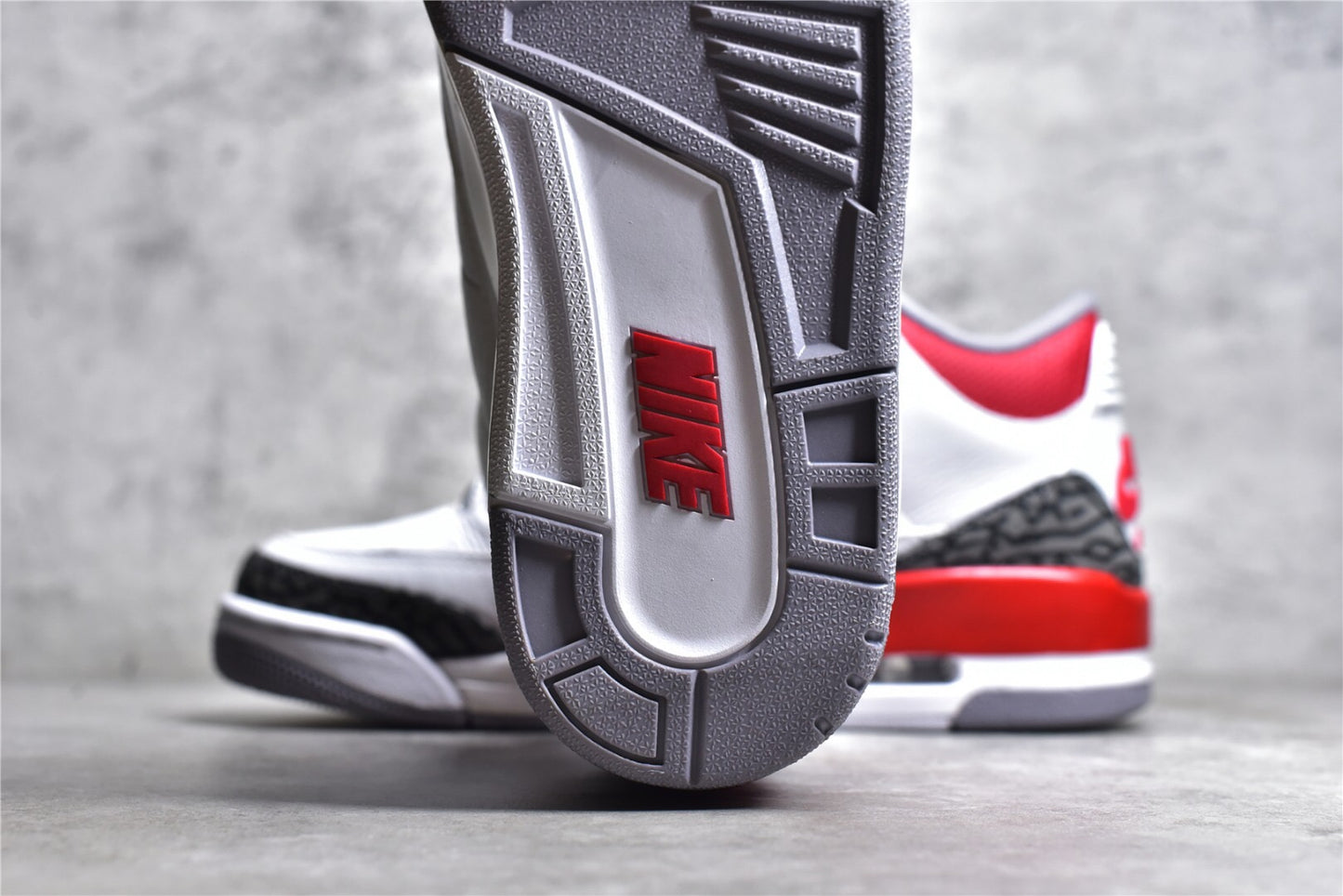 AJ 3 Retro Fire Red