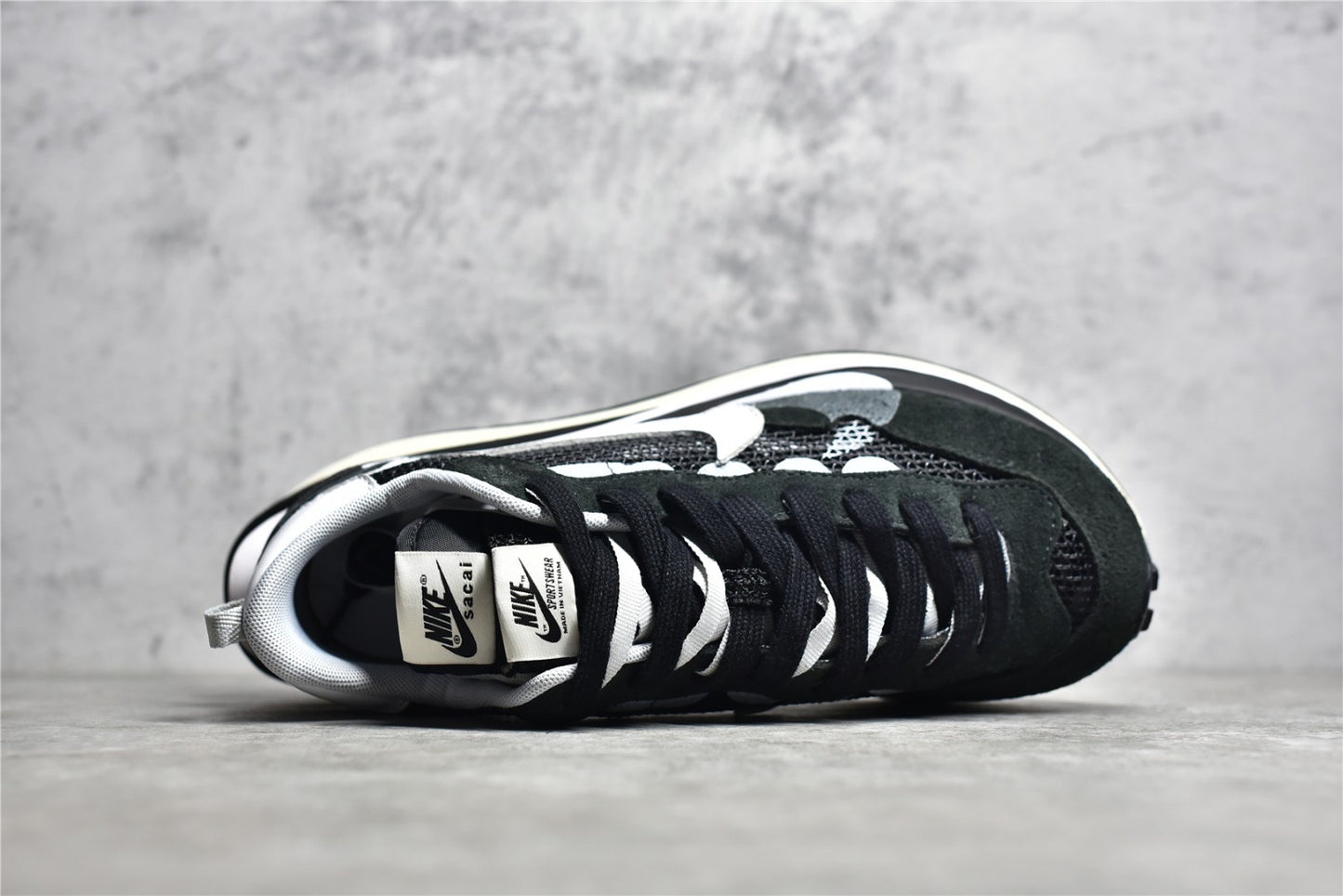 Sacai VaporWaffle "black and white"