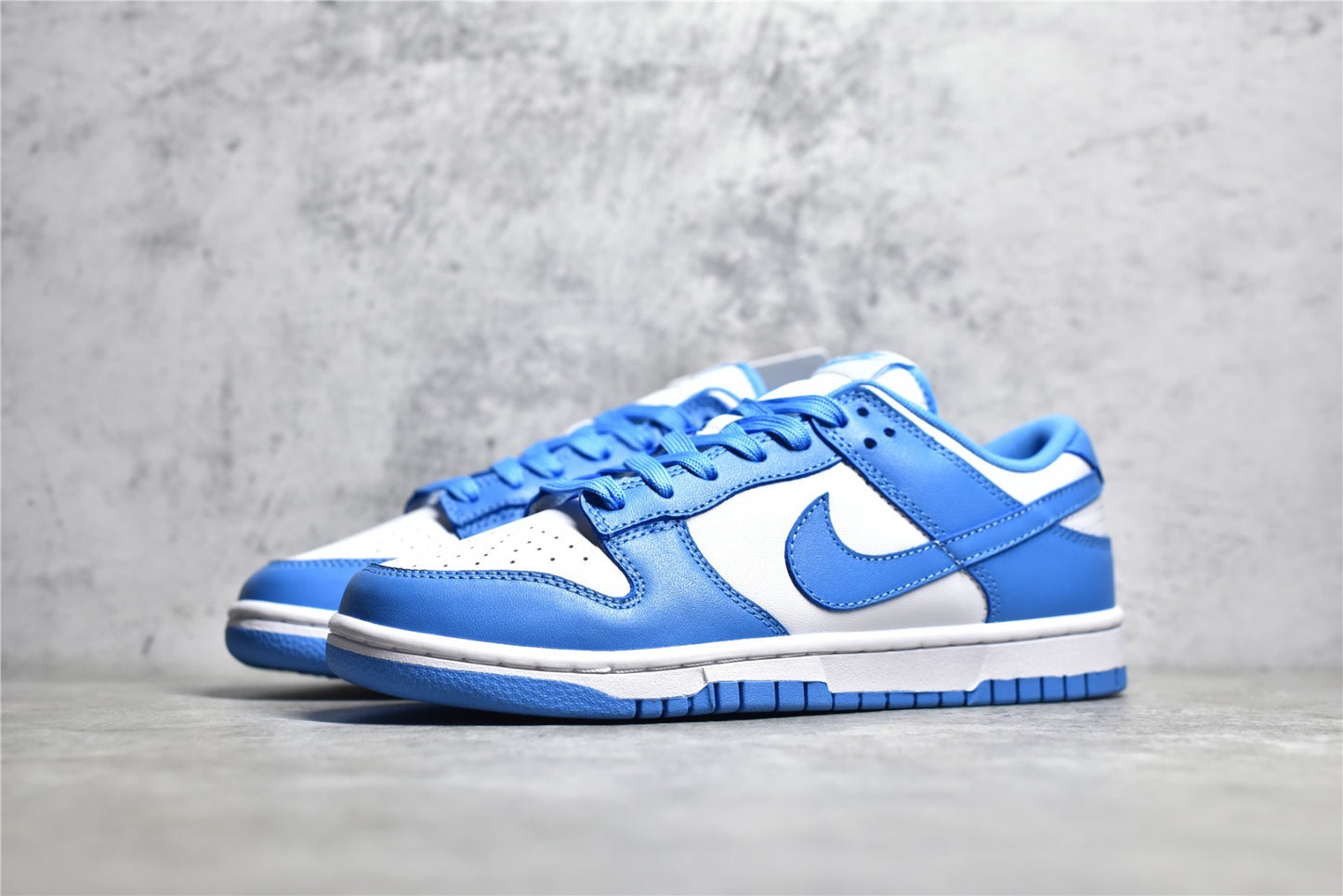 Dunk Low UNC