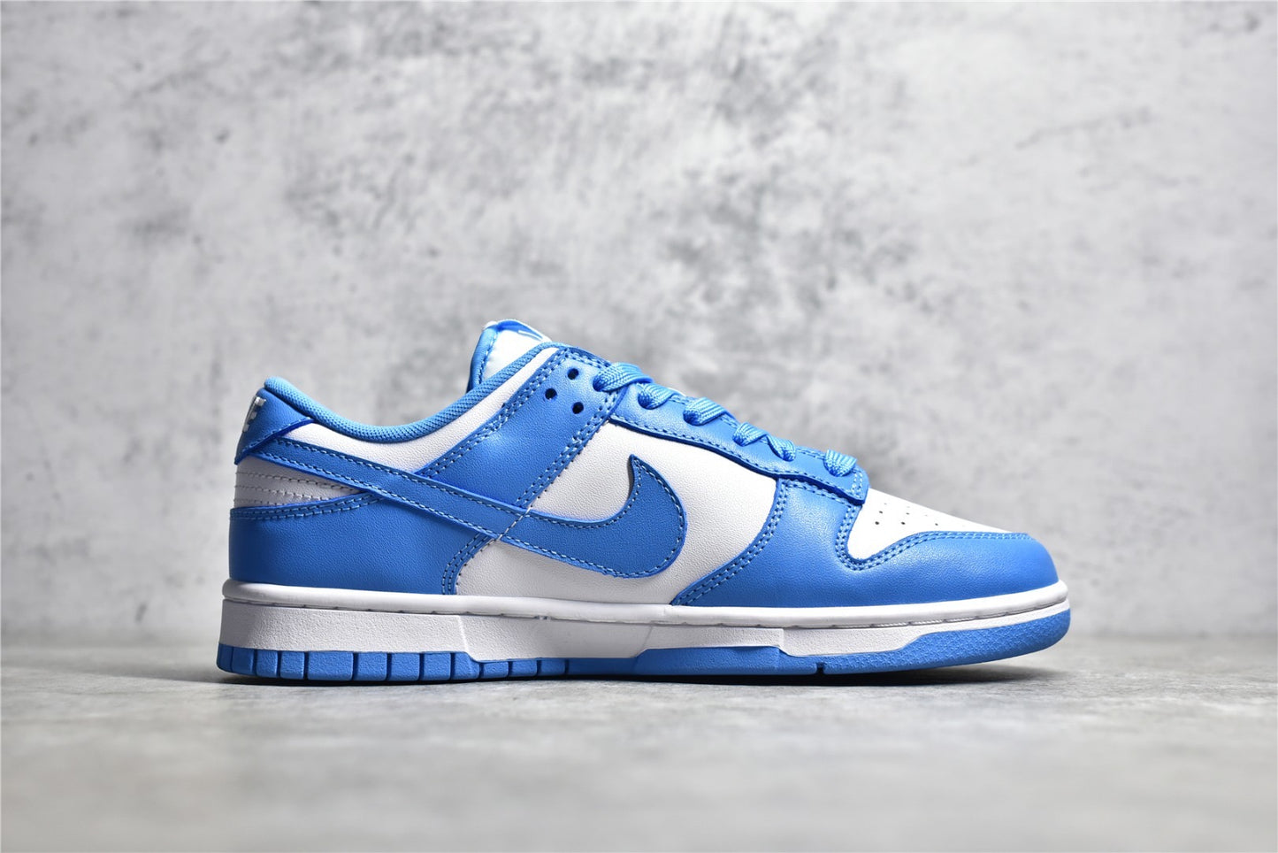 Dunk Low UNC