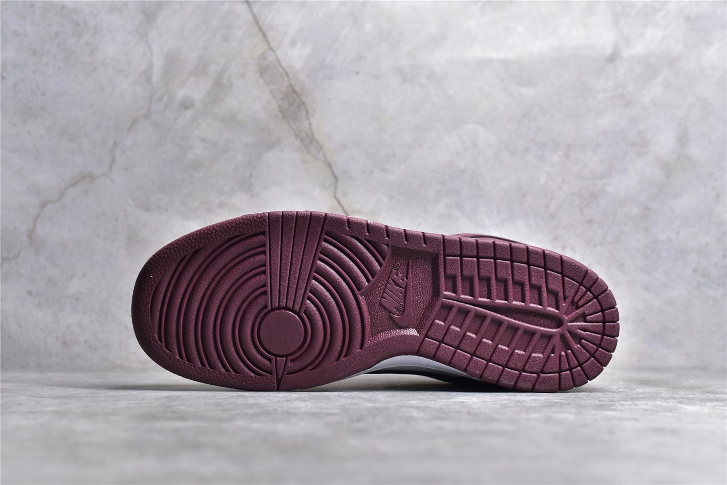 Dunk Low dark beetroot