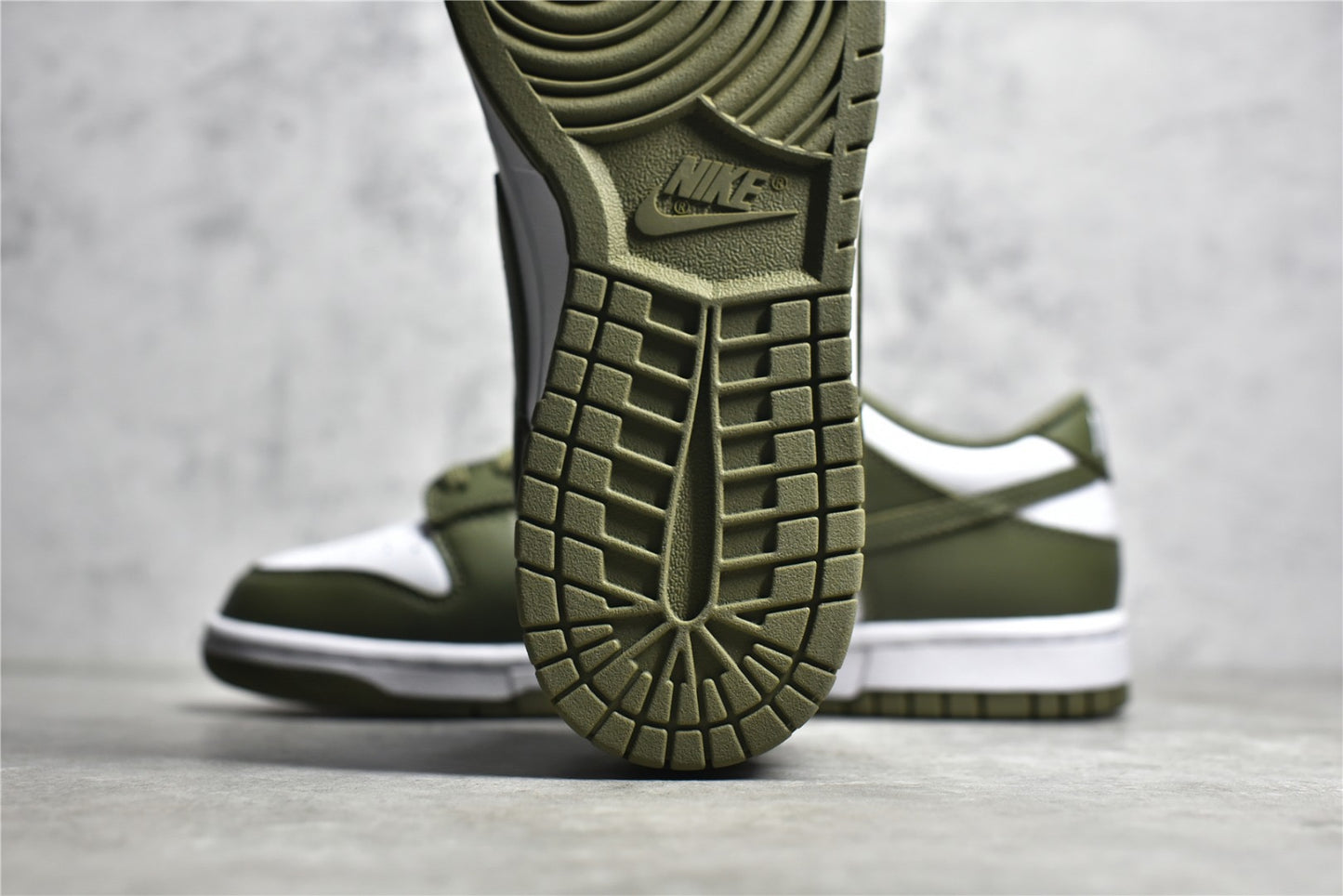 Dunk Low Medium Olive