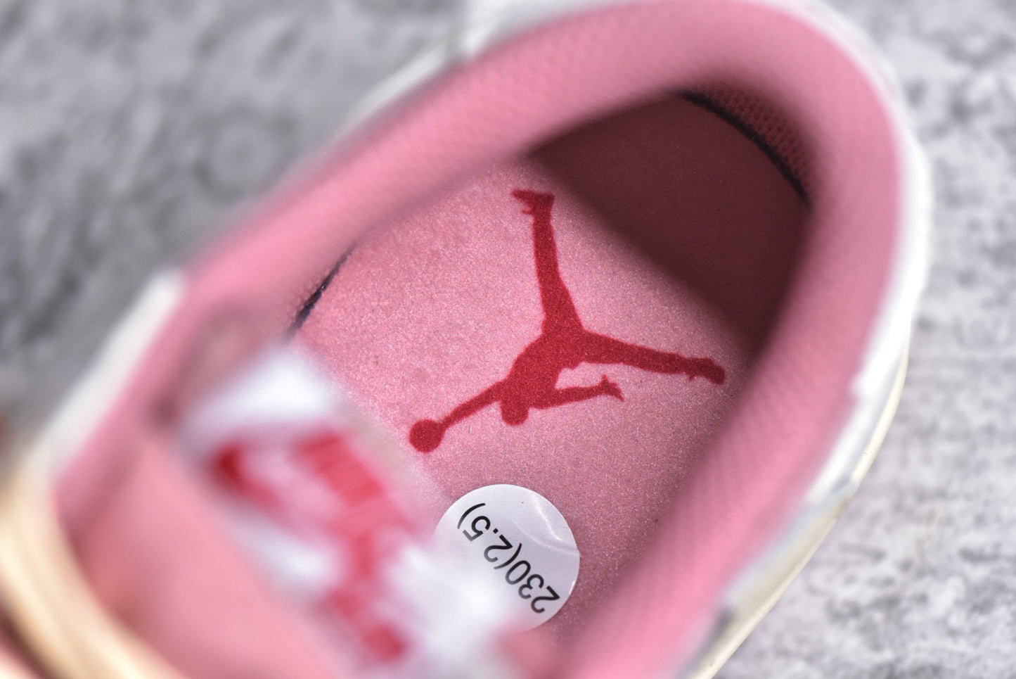 AJ1 Low Travis Scott Shy pink