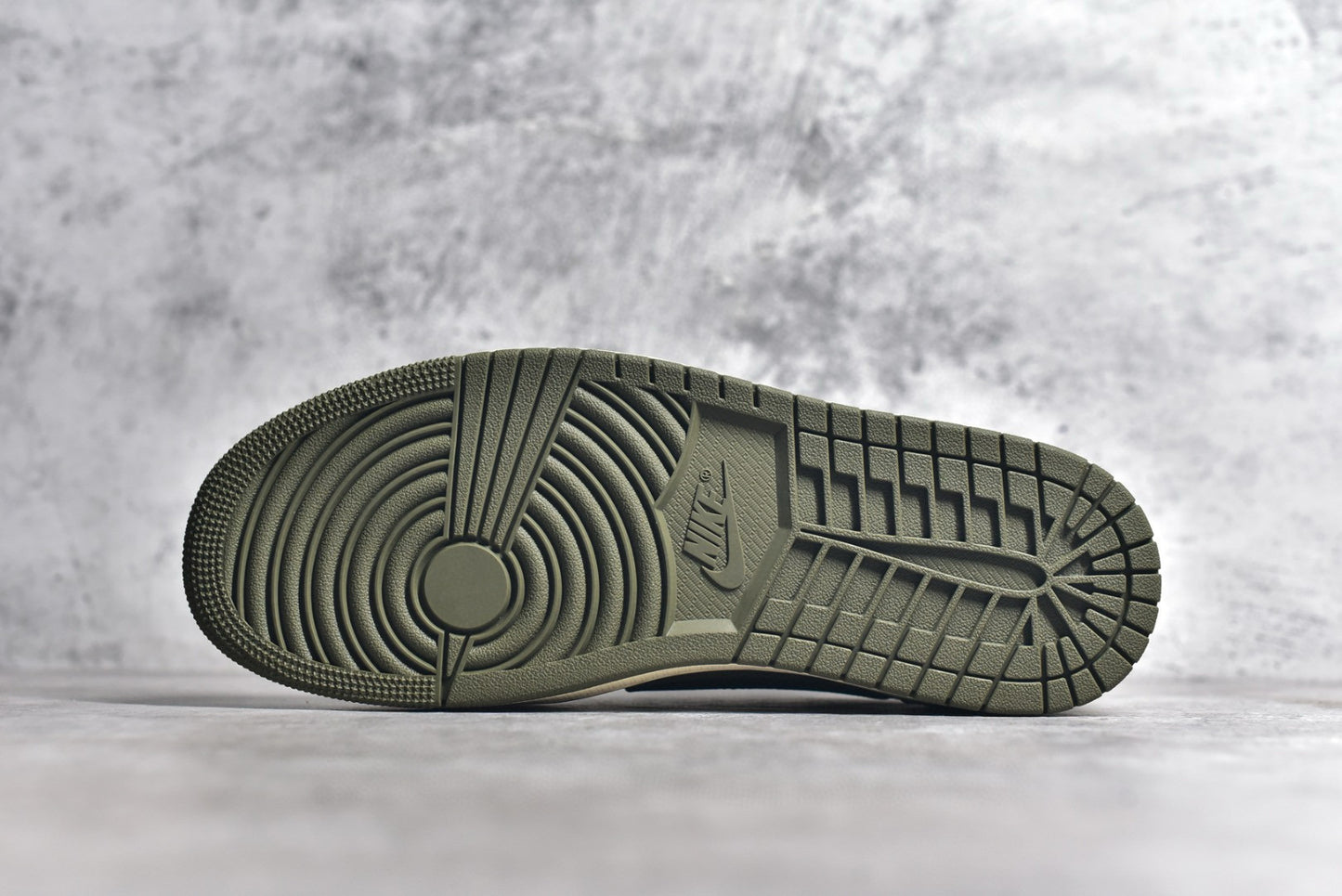 AJ1 Low Travis Scott Medium Olive