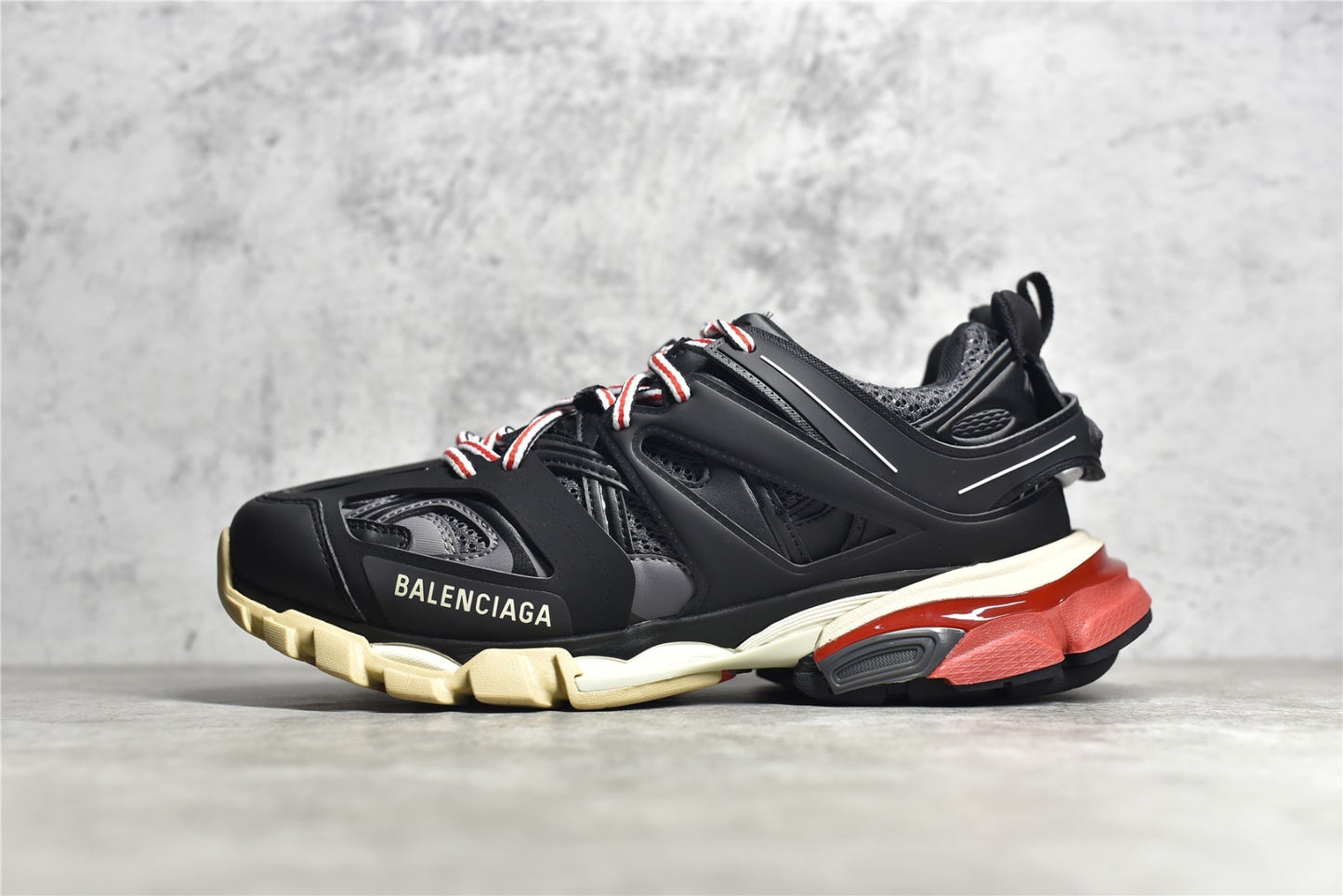 BLCG Track Black Grey Red