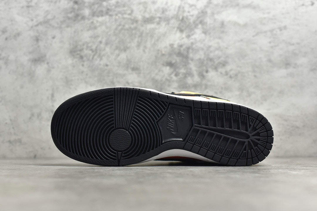 Dunk Low Roswell Raygun
