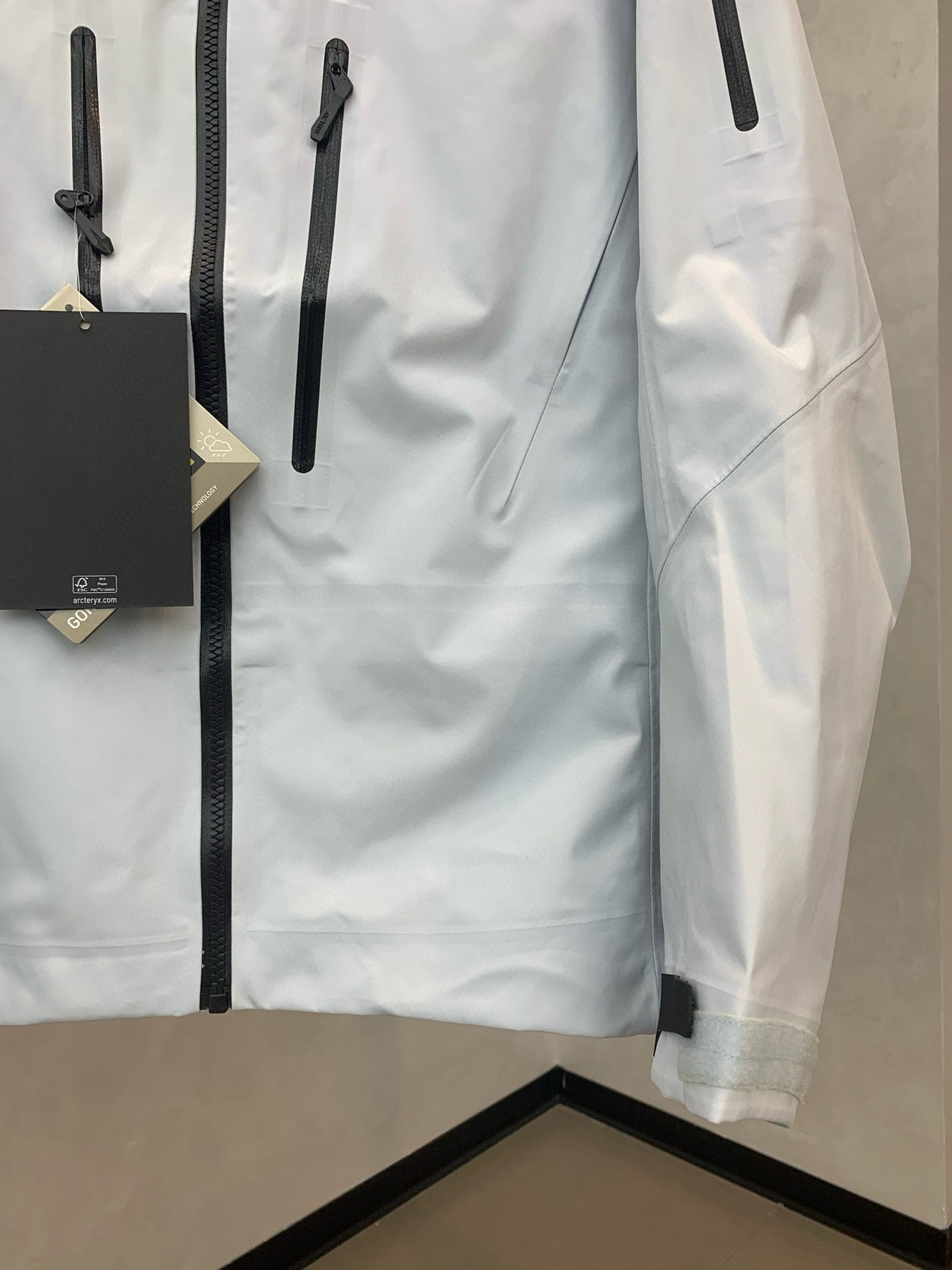 Arc’teryx ALPHA SV7 LIGHT BLUE