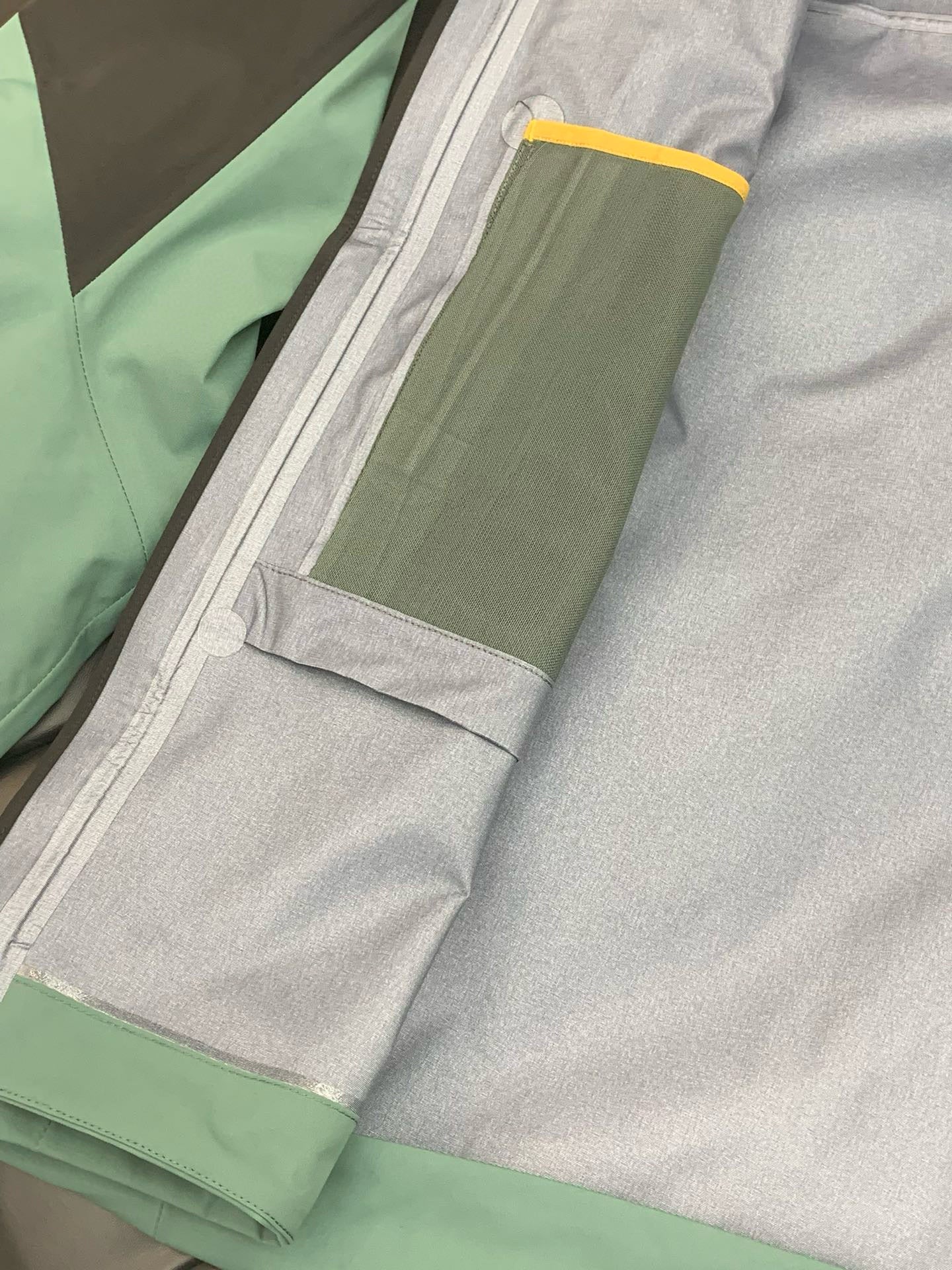 Arc’teryx ALPHA SV7 BLACK GREEN'