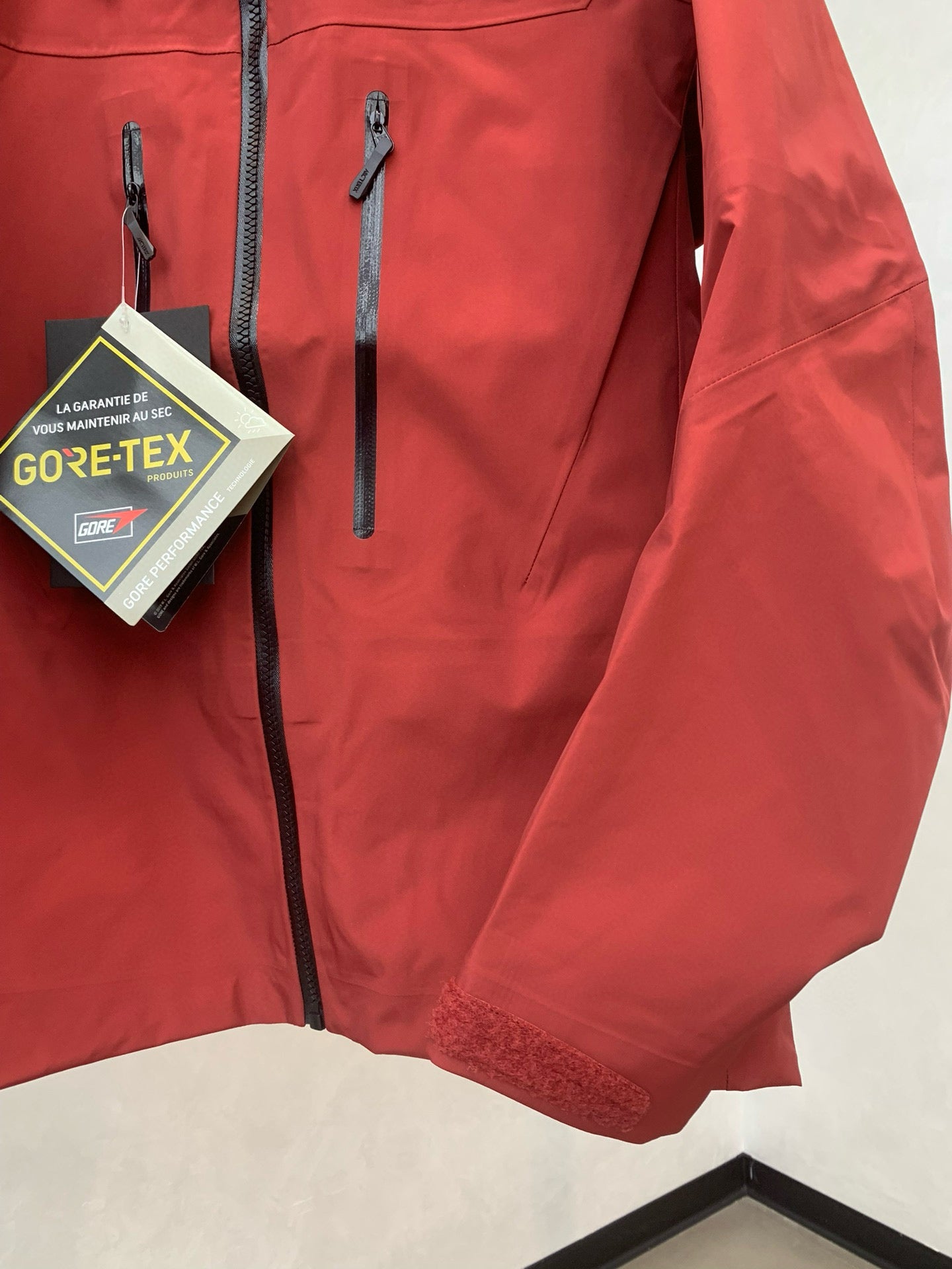 Arc’teryx ALPHA SV7 RED