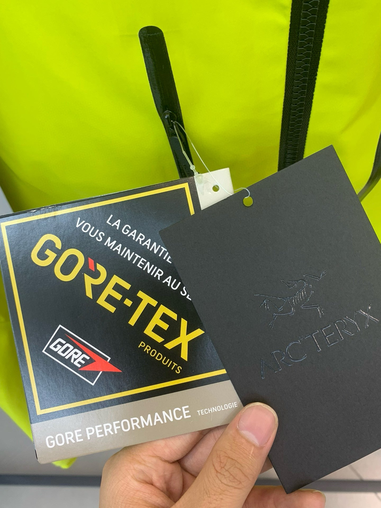 Arc’teryx ALPHA SV7 FLUORESCENT GREEN