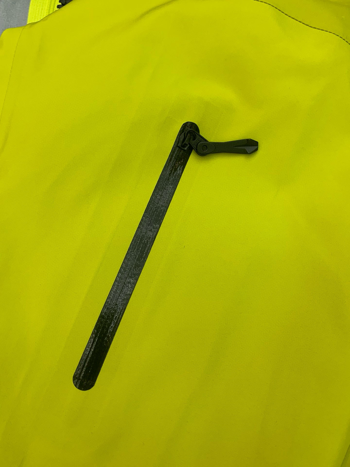 Arc’teryx ALPHA SV7 FLUORESCENT GREEN