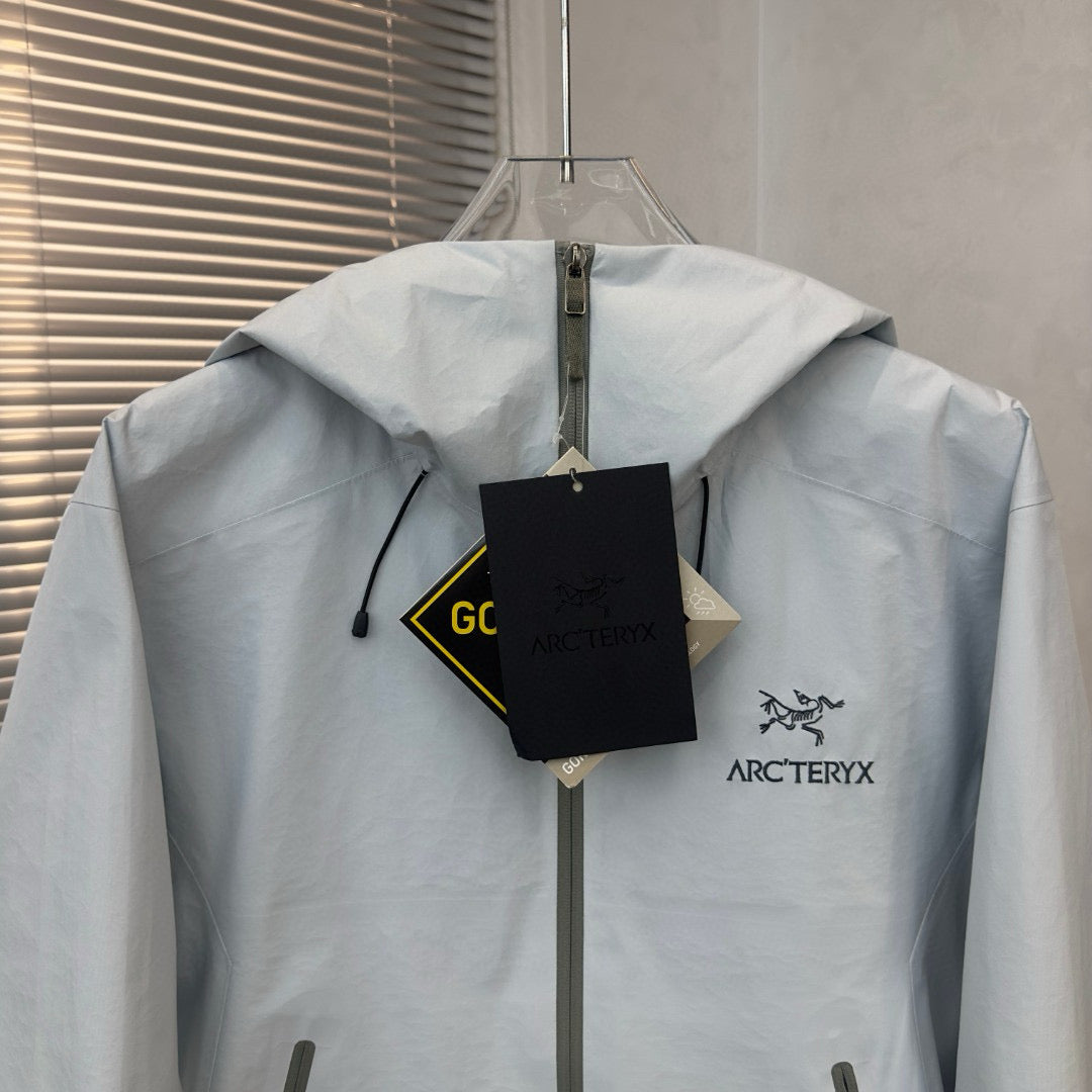 Arc’teryx BETA LT LIGHT GRAY