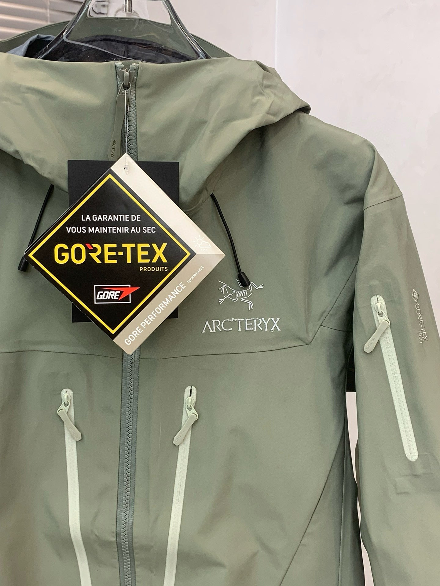 Arc’teryx ALPHA SV6 LIGHT GREEN