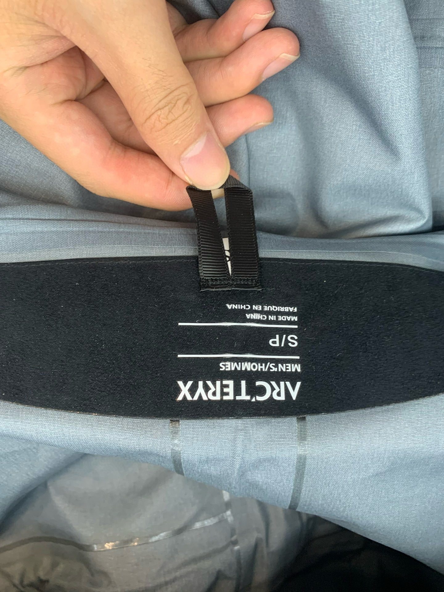Arc’teryx ALPHA SV6 BLACK GOLD