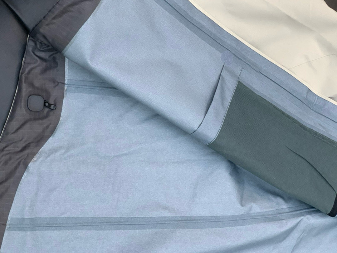 Arc’teryx ALPHA SV6 WHITE