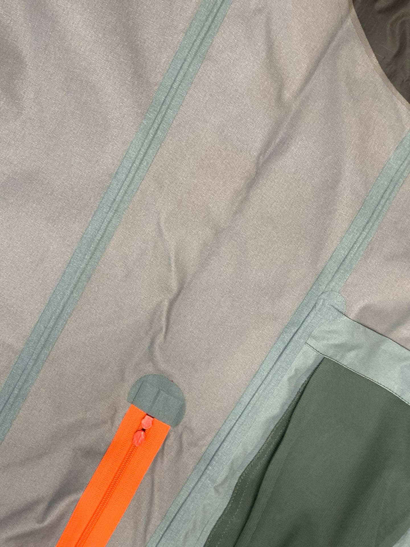 Arc’teryx ALPHA SV6 RED