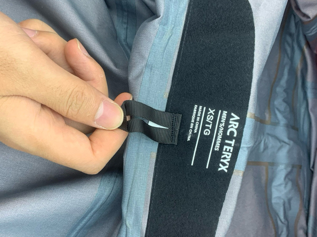 Arc’teryx ALPHA SV6 RED