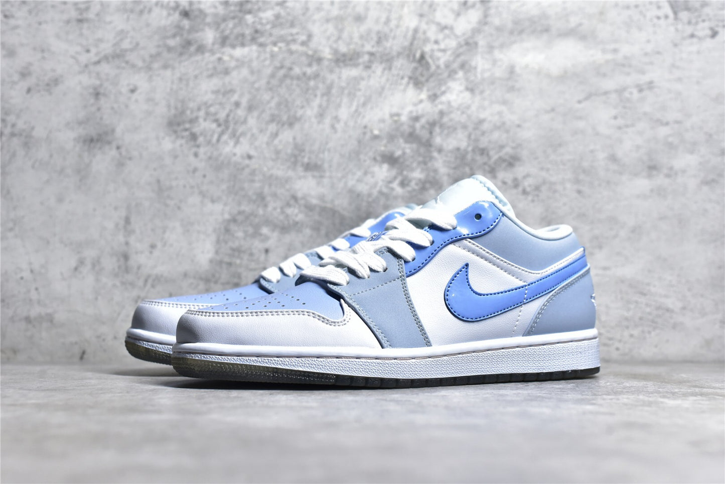 Jordan 1 Low SE Mighty Swooshers