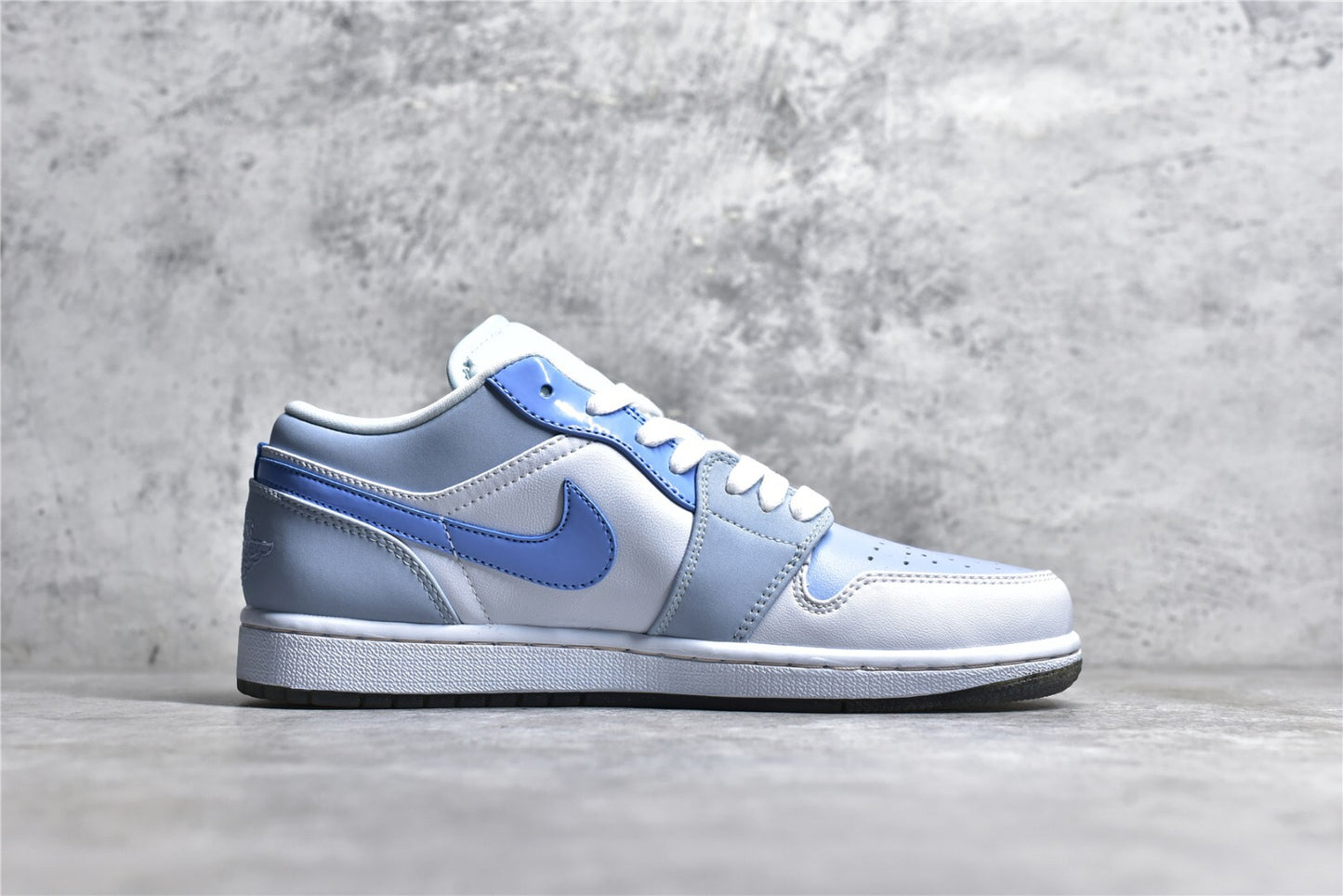 Jordan 1 Low SE Mighty Swooshers