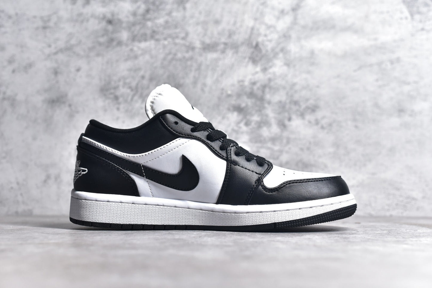 Jordan 1 Low Panda
