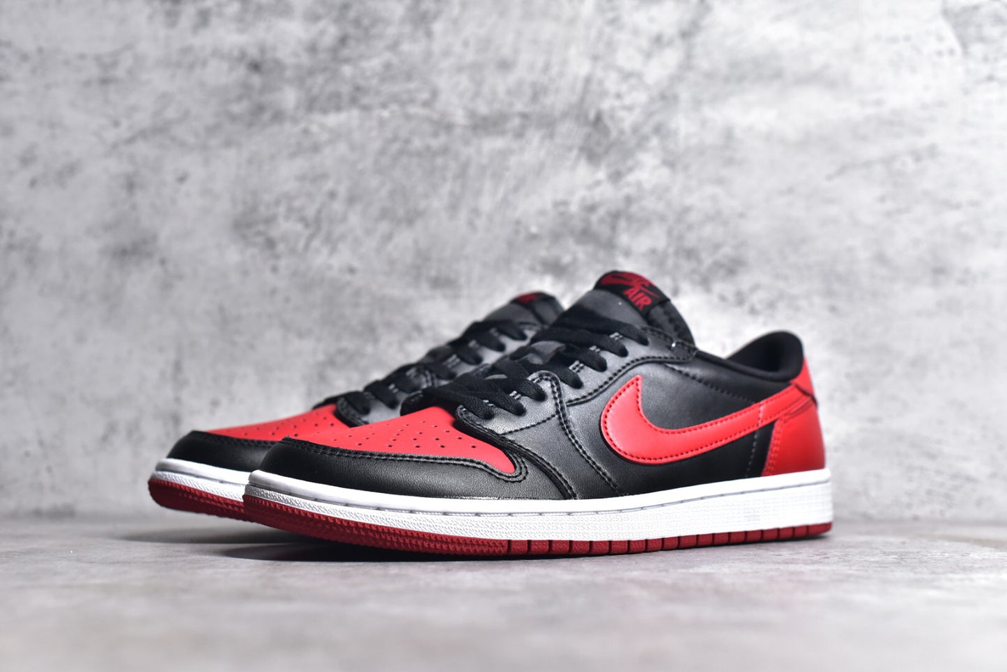 Jordan 1 Retro Low OG Low Bred