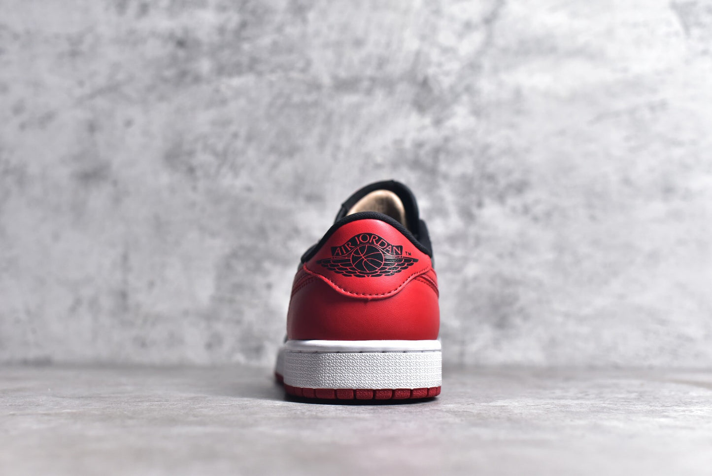 Jordan 1 Retro Low OG Low Bred