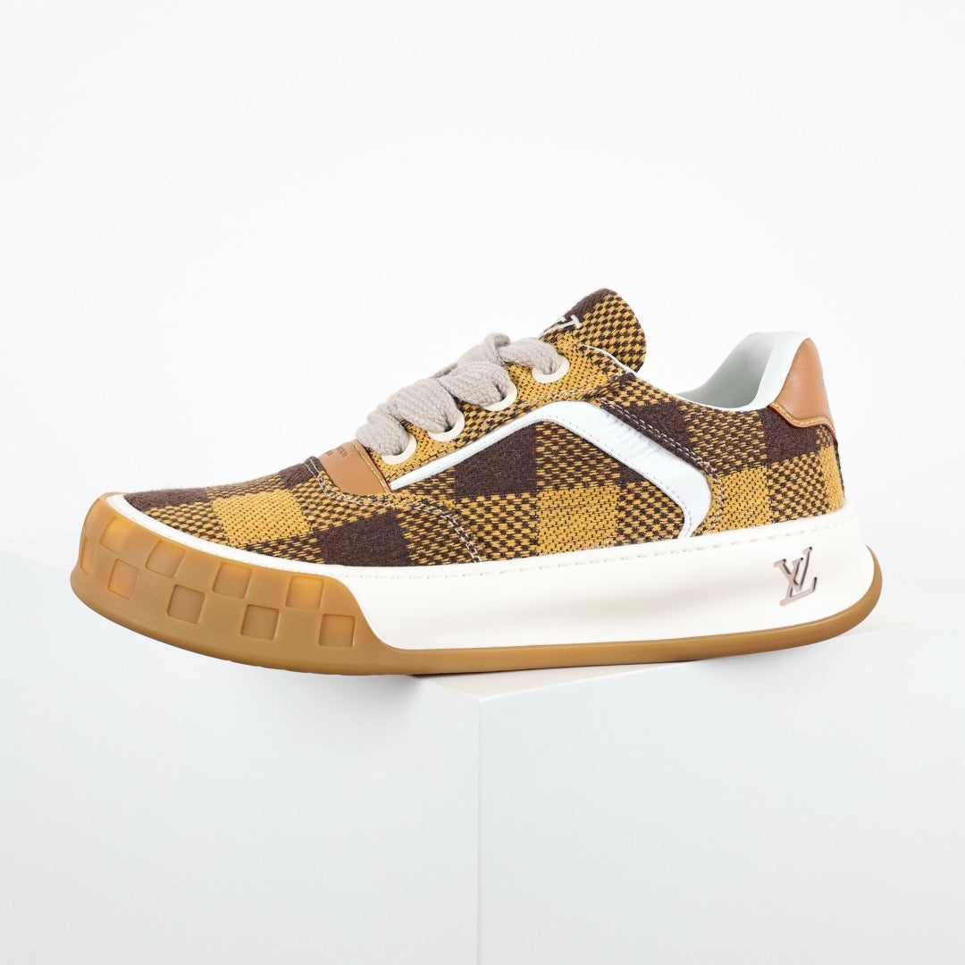 LV Tilted 05