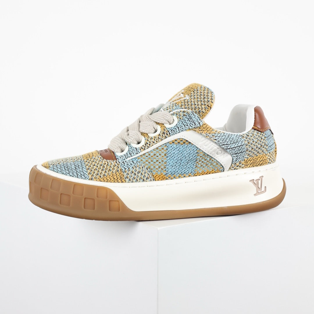 LV Tilted 04