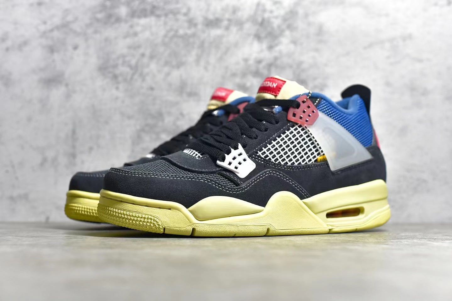 AJ4 Union “Off Noir”