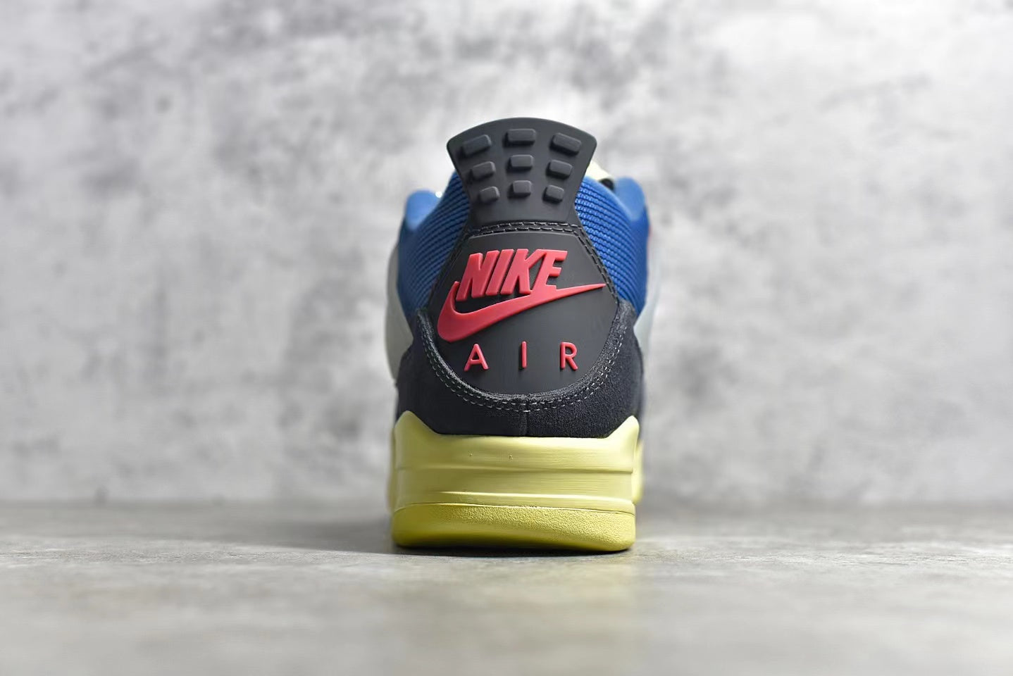 AJ4 Union “Off Noir”